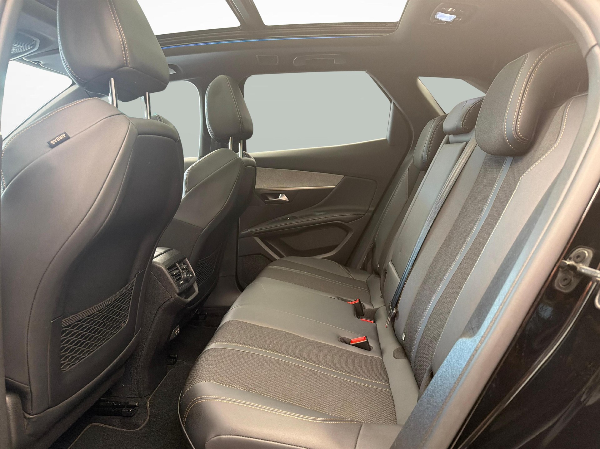 PEUGEOT 3008 1.2 Hybrid GT-image-10