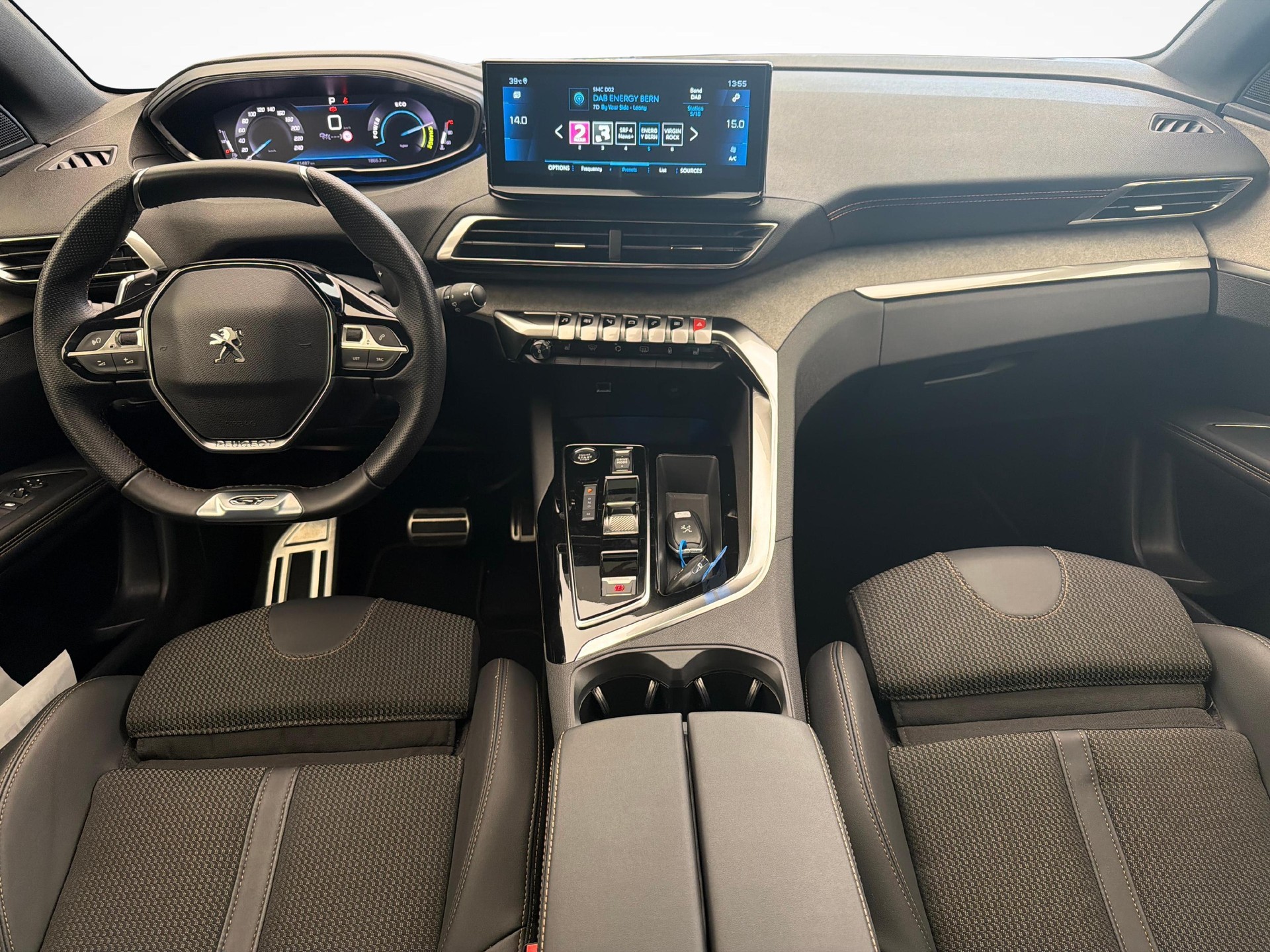 PEUGEOT 3008 1.2 Hybrid GT-image-8