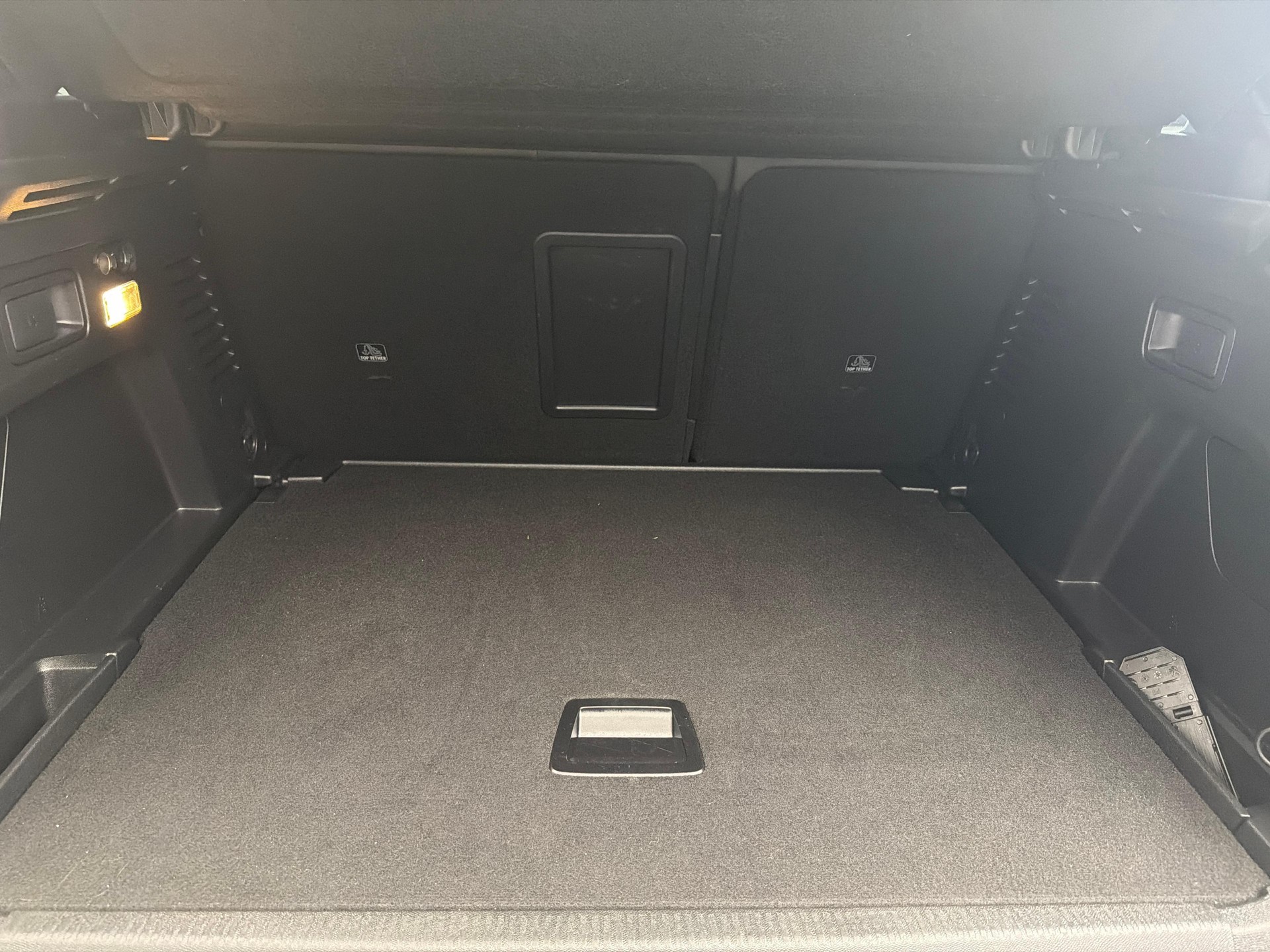 PEUGEOT 3008 1.2 Hybrid GT-image-11