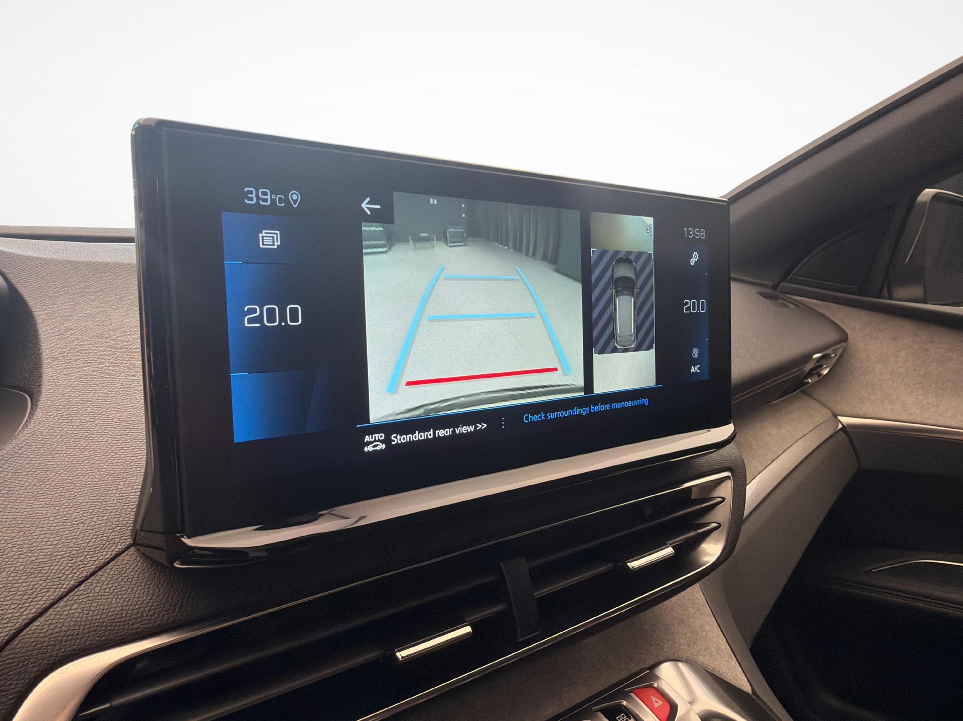 PEUGEOT 3008 1.2 Hybrid GT-image-19