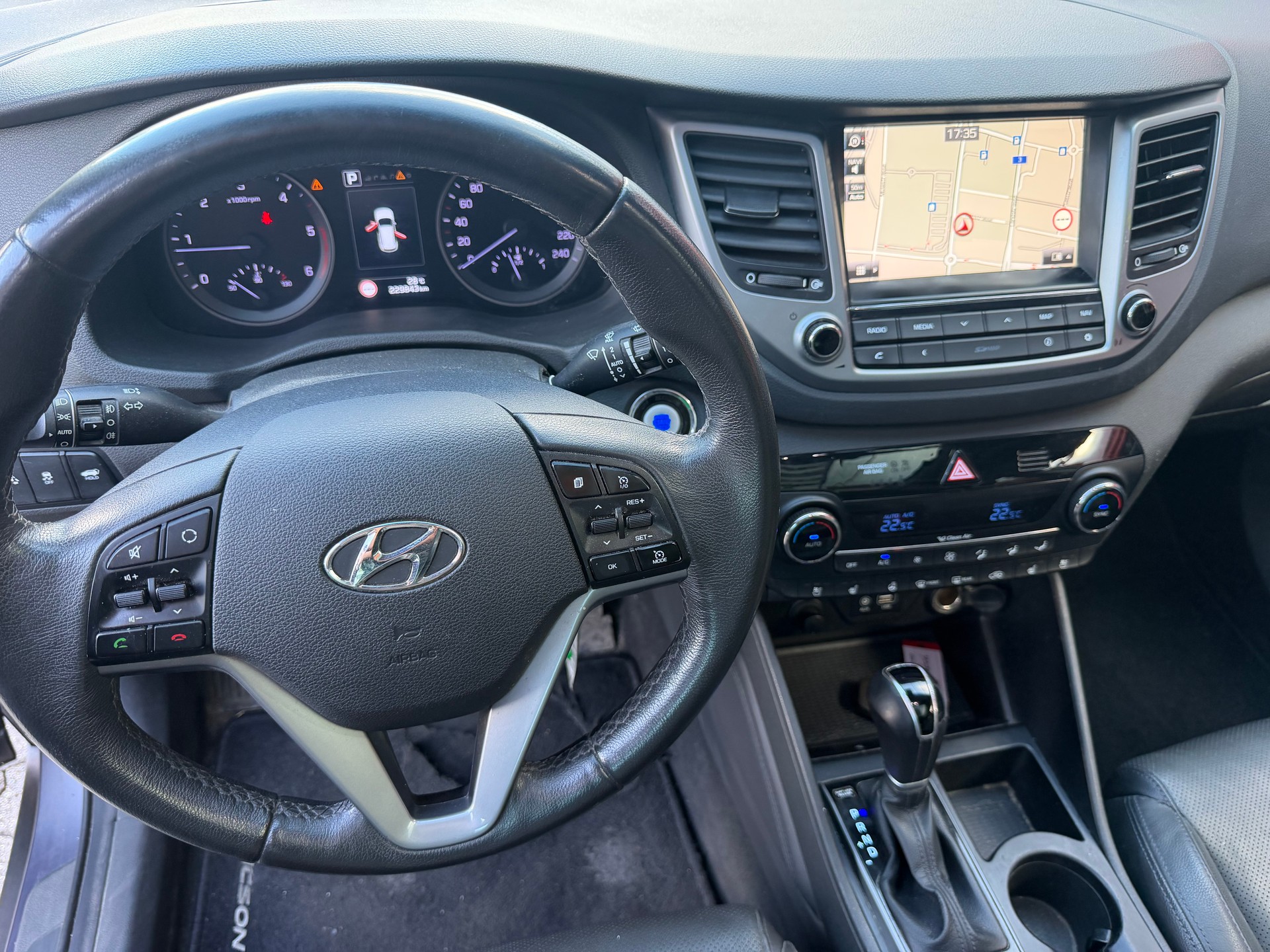 HYUNDAI Tucson 2.0 CRDI Vertex 4WD Automatic-image-7