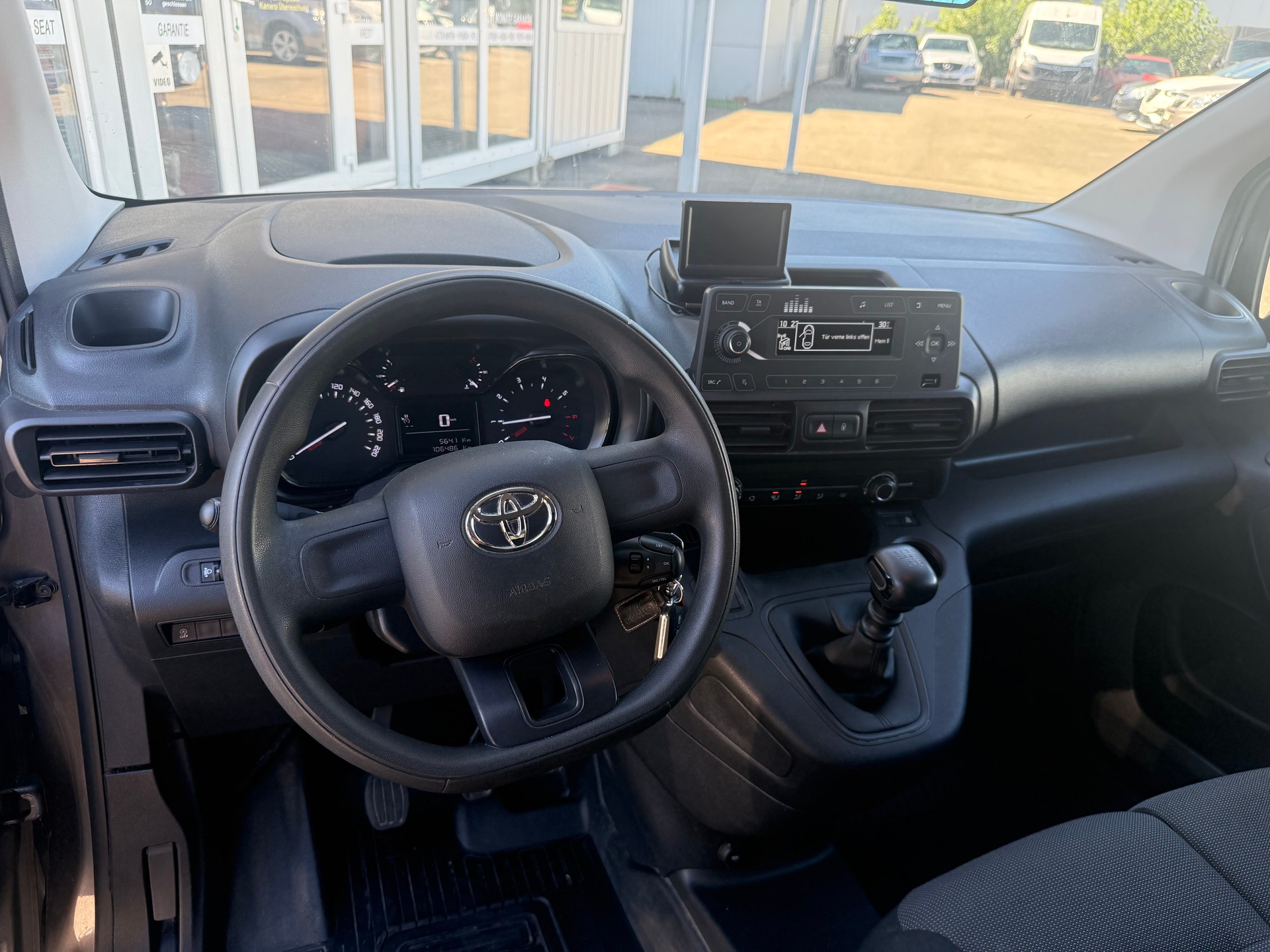 TOYOTA Proace City Van 1.2 Active Medium-image-2