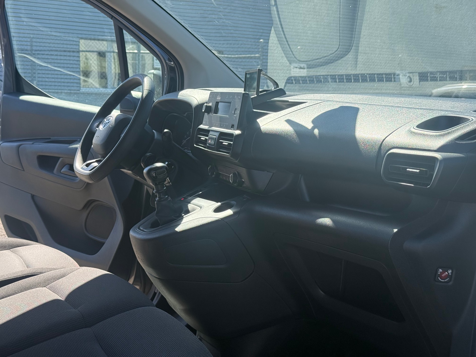 TOYOTA Proace City Van 1.2 Active Medium-image-3