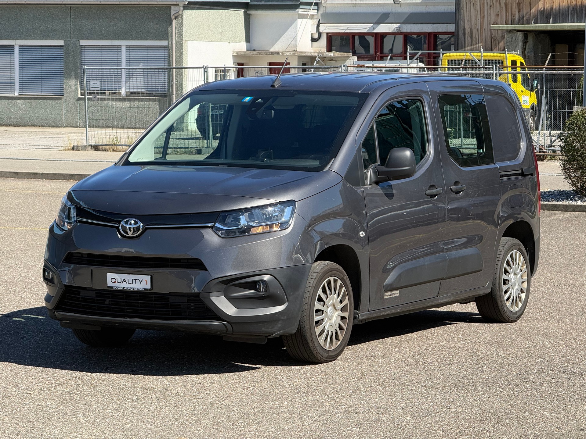 TOYOTA Proace City Van 1.2 Active Medium-image-11