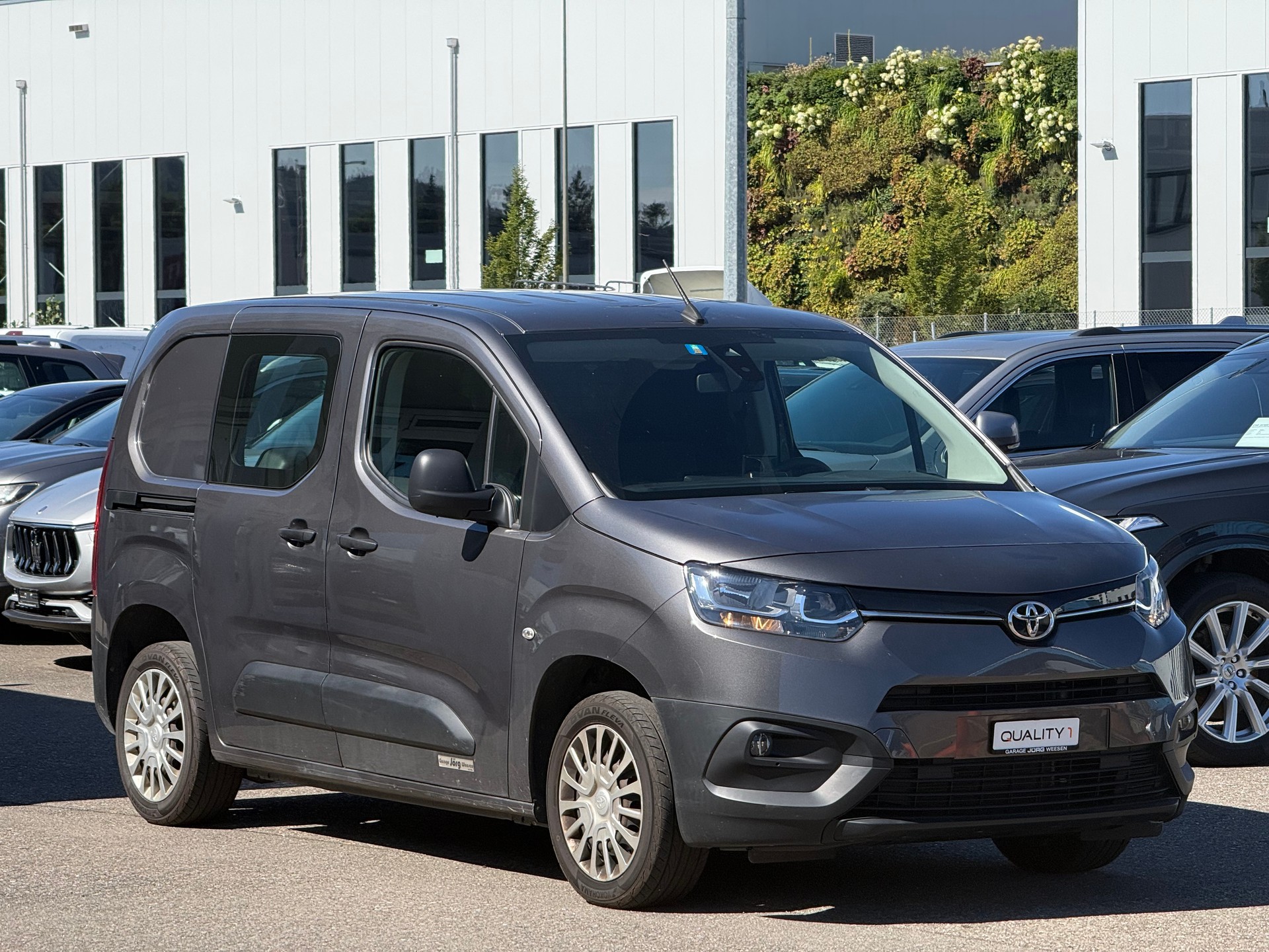 TOYOTA Proace City Van 1.2 Active Medium-image-0