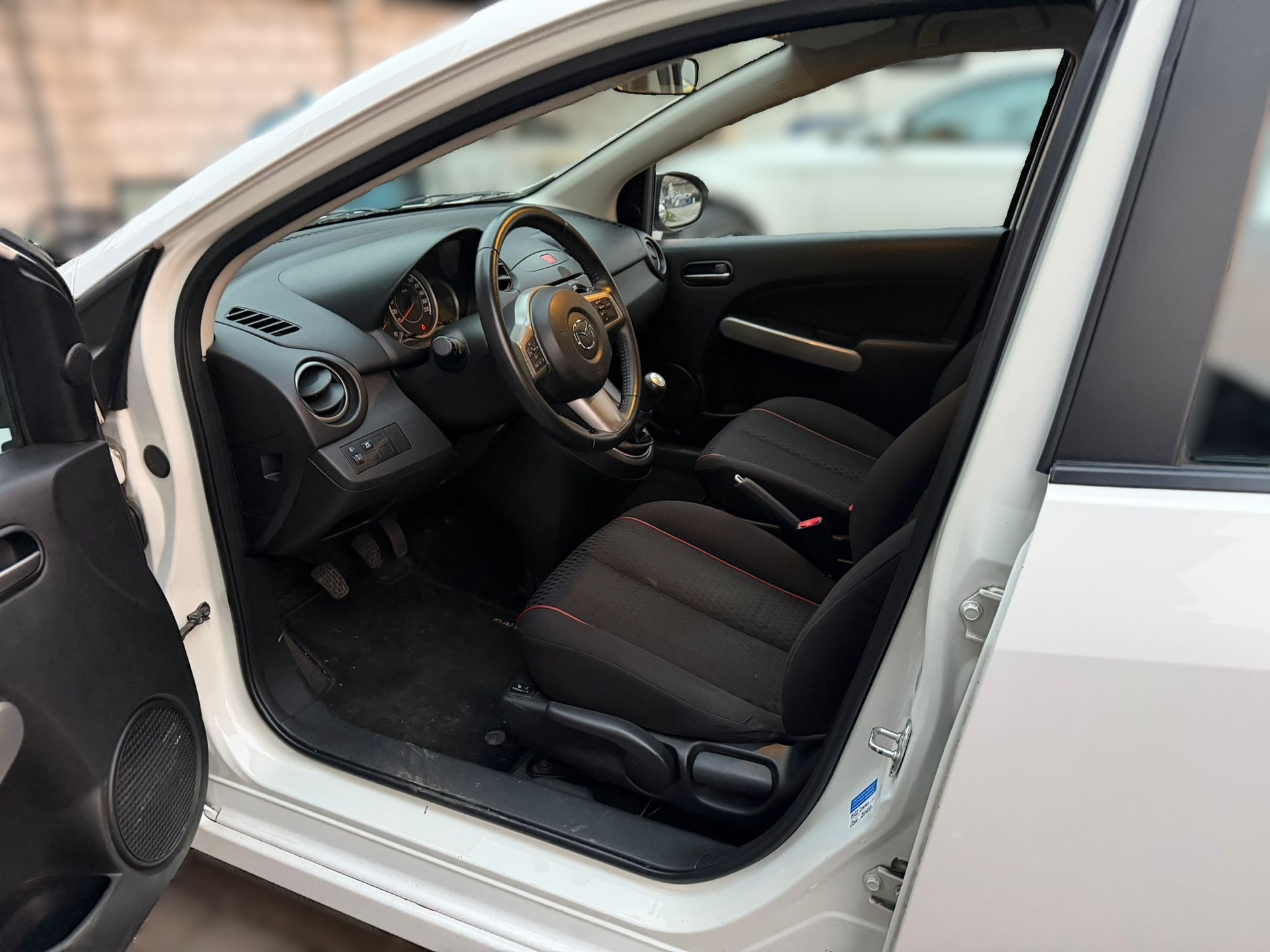 MAZDA 2 1.5i 16V Sport-image-4