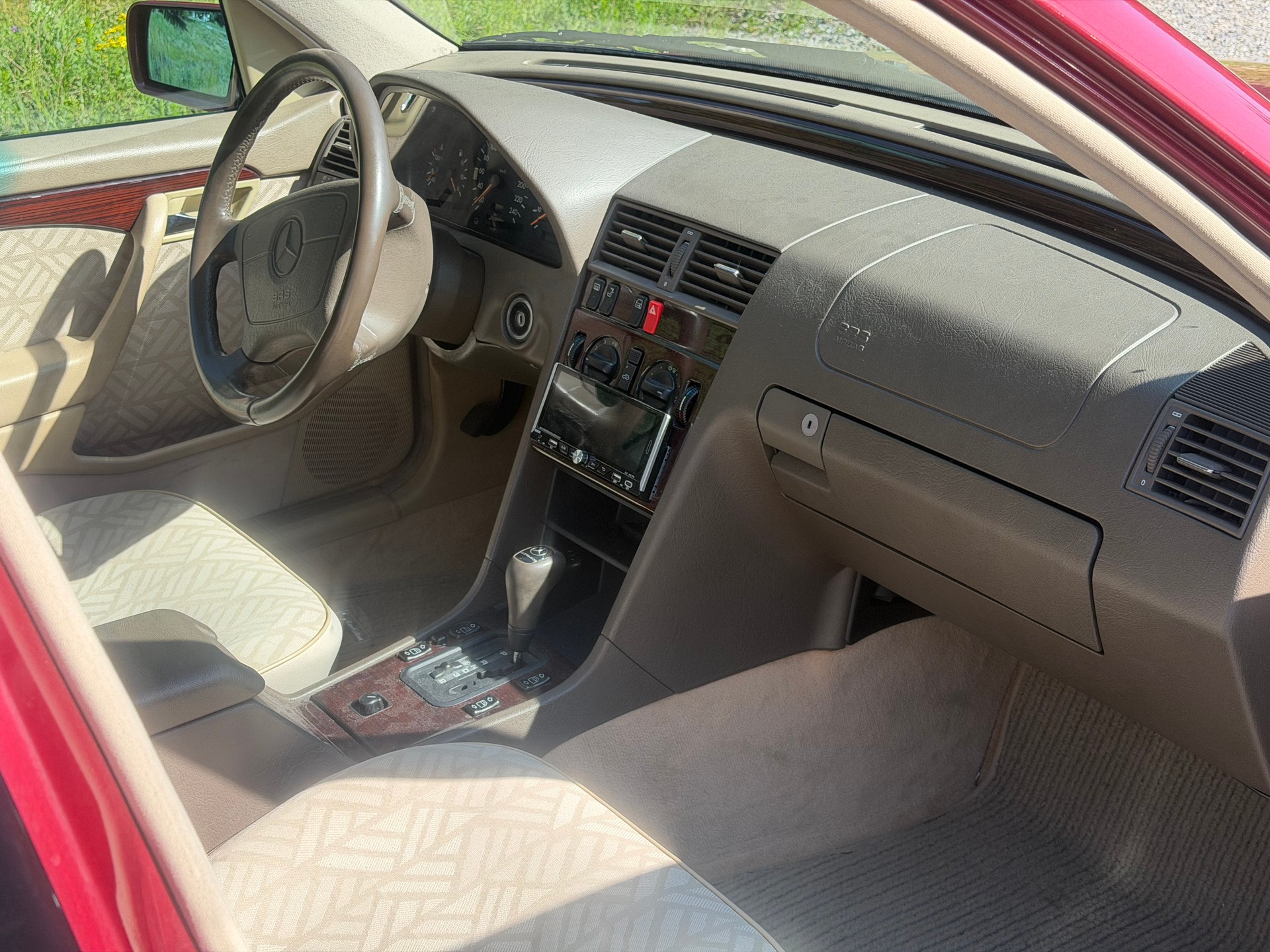 MERCEDES-BENZ C 200 Elégance-image-6