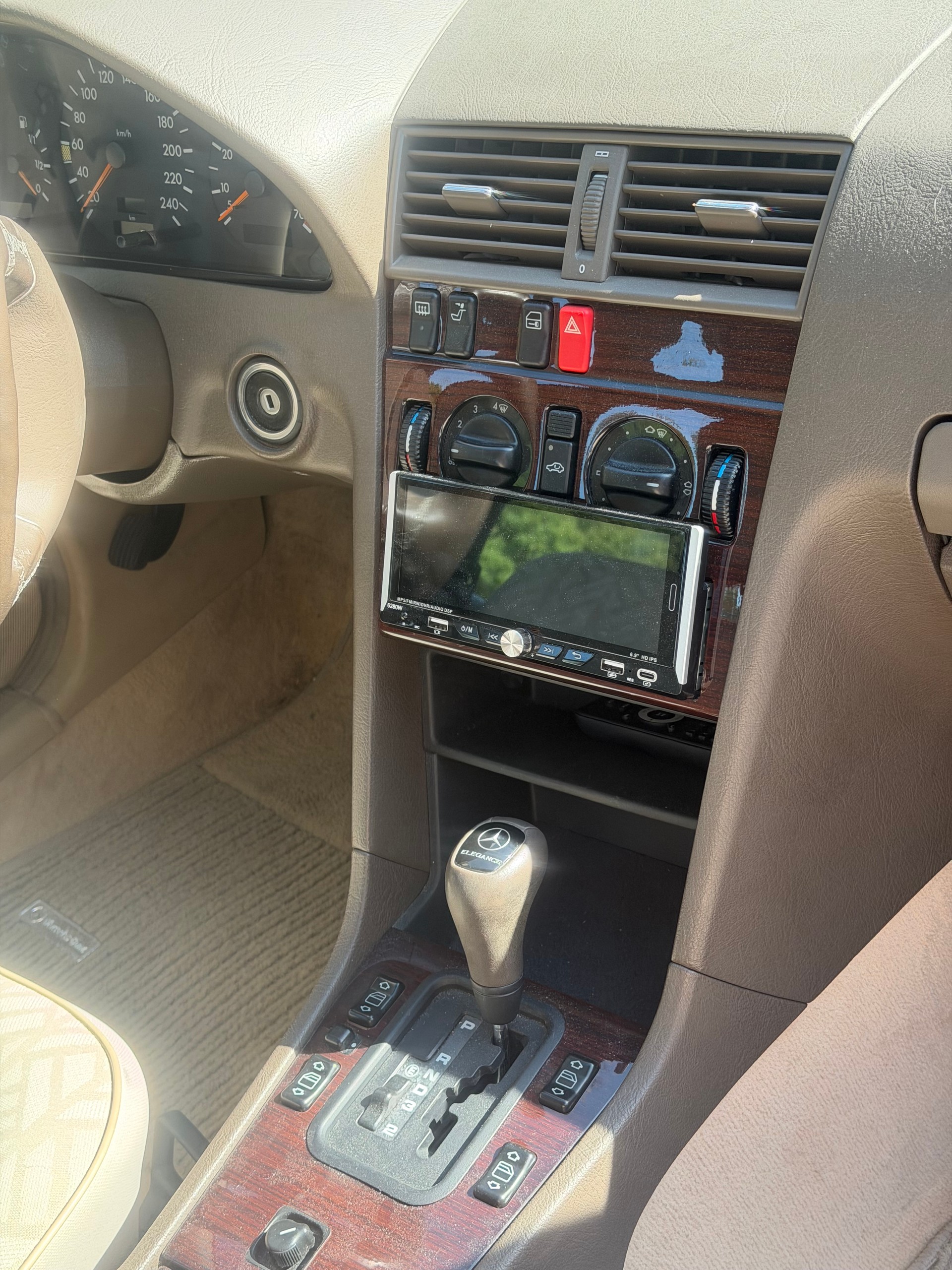 MERCEDES-BENZ C 200 Elégance-image-7