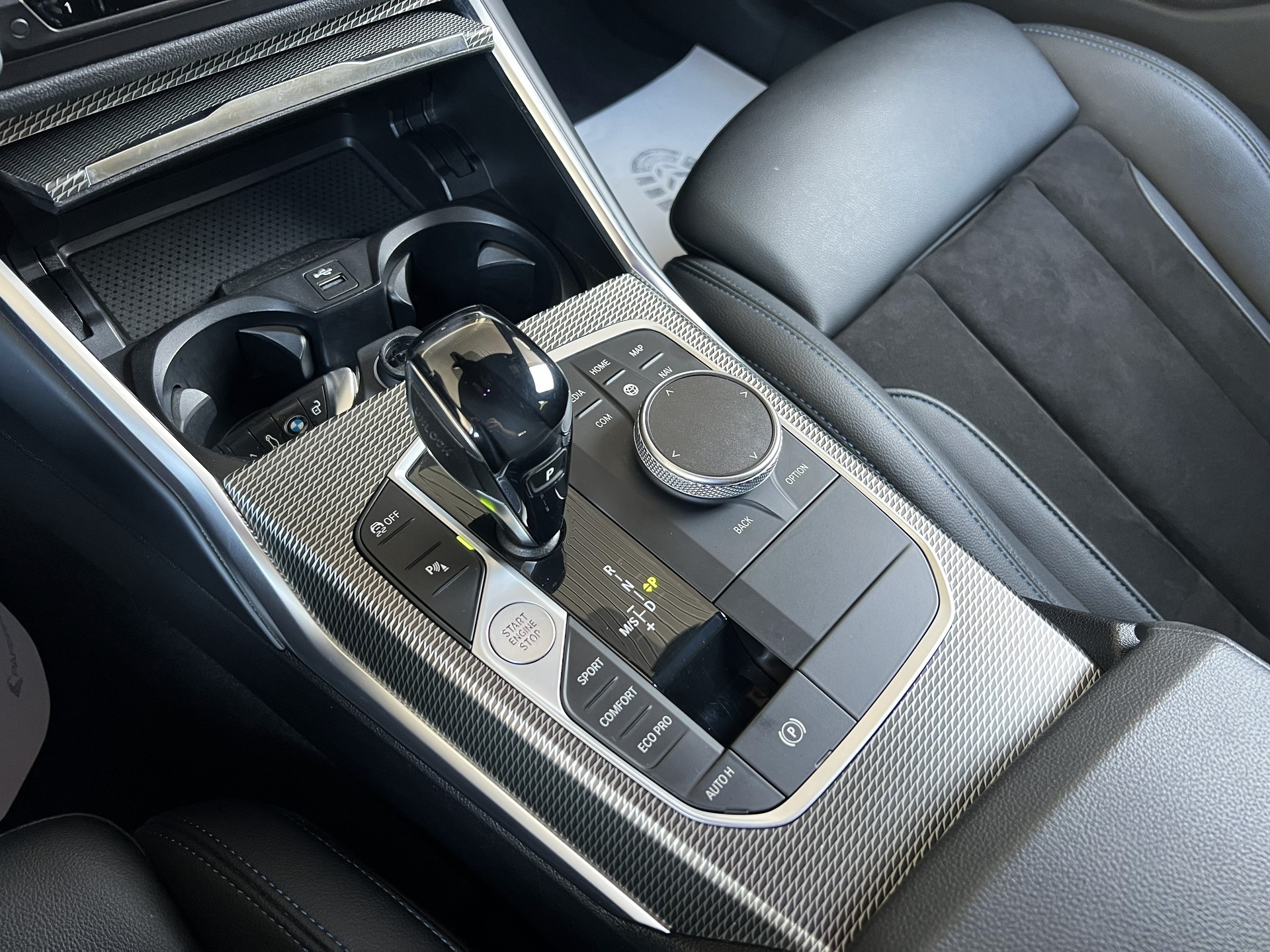 BMW 330d xDrive 48V Touring M Sport Steptronic-image-11