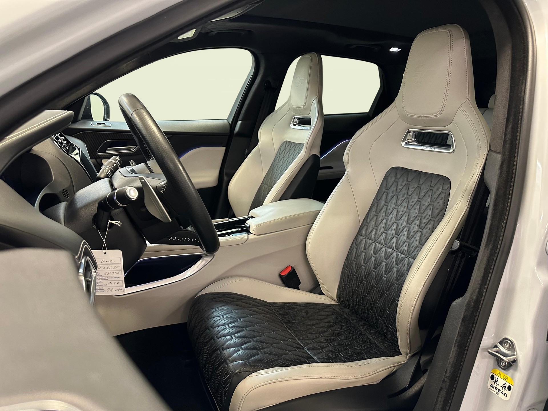 JAGUAR F-Pace 5.0 V8 SVR AWD-image-4