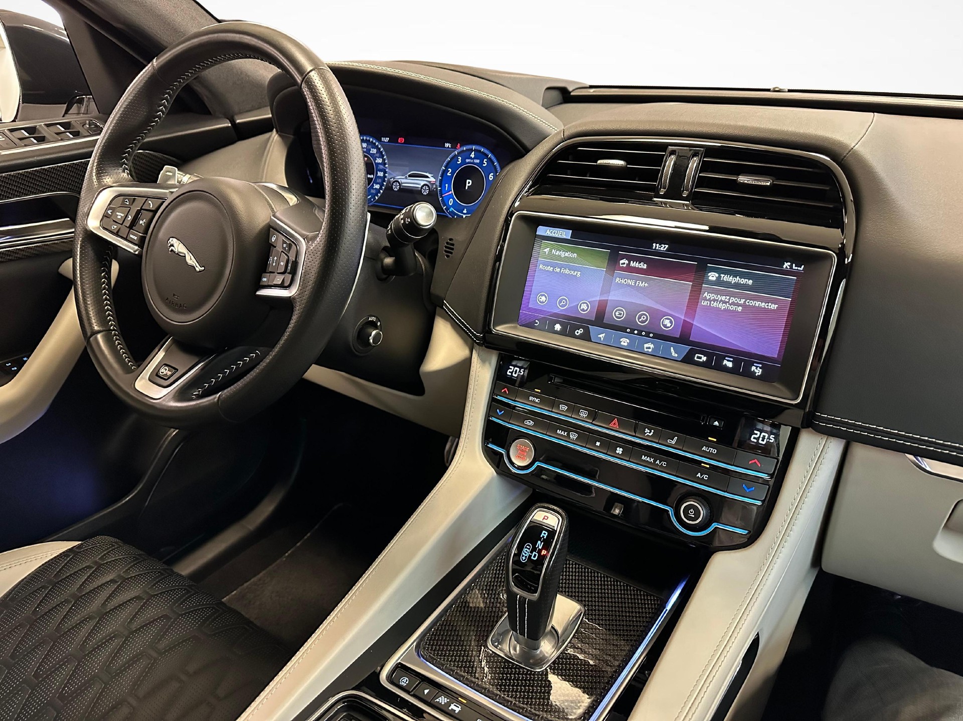 JAGUAR F-Pace 5.0 V8 SVR AWD-image-5