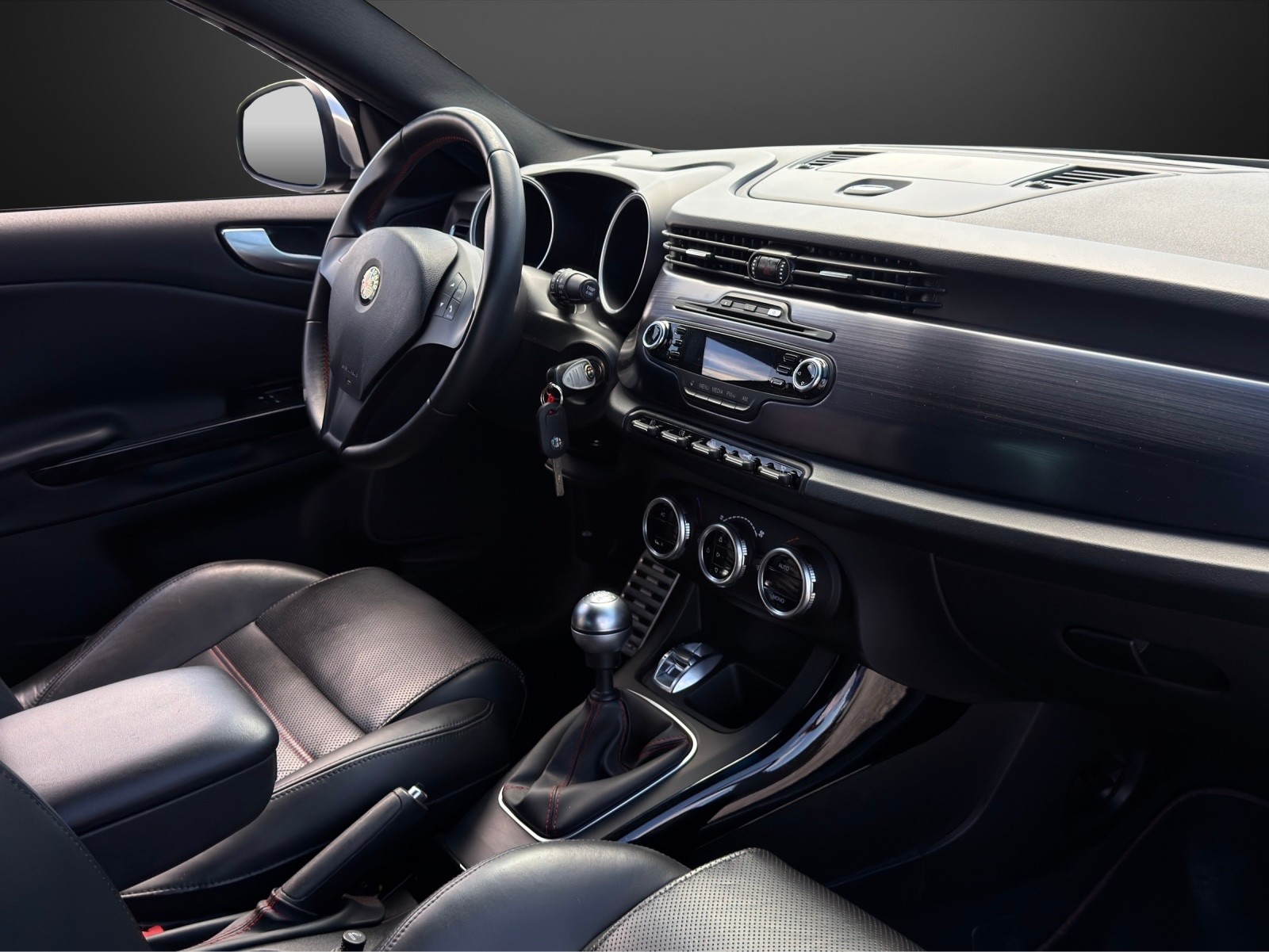 ALFA ROMEO Giulietta 1.4 MultiAir Distinctive mit 170 PS-image-9