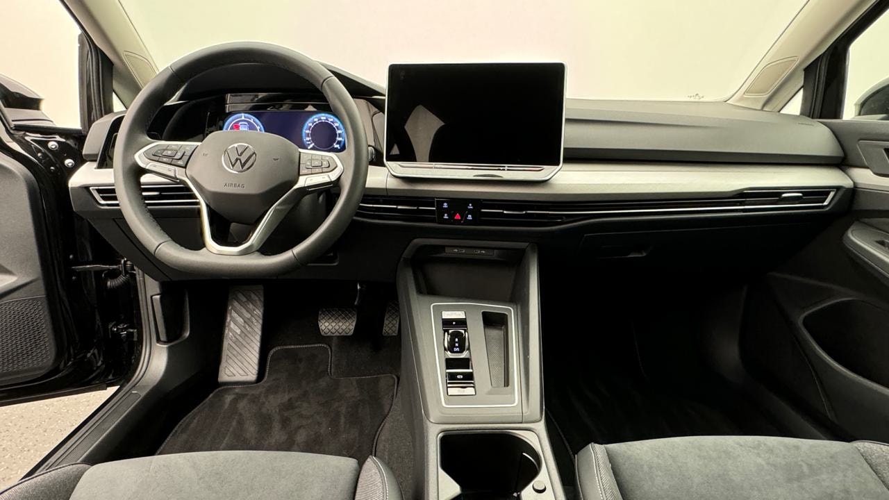 VW Golf VIII 1.5 TSI PHEV Limited-image-5