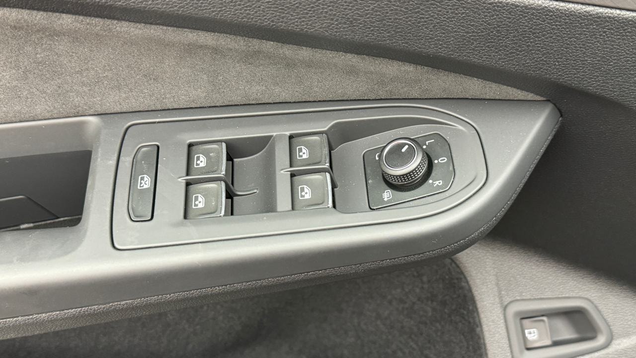 VW Golf VIII 1.5 TSI PHEV Limited-image-8
