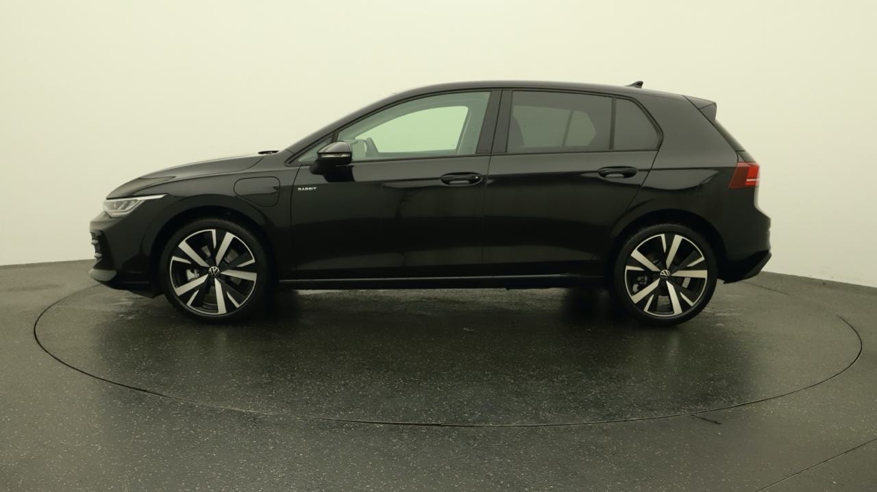 VW Golf VIII 1.5 TSI PHEV Limited-image-1