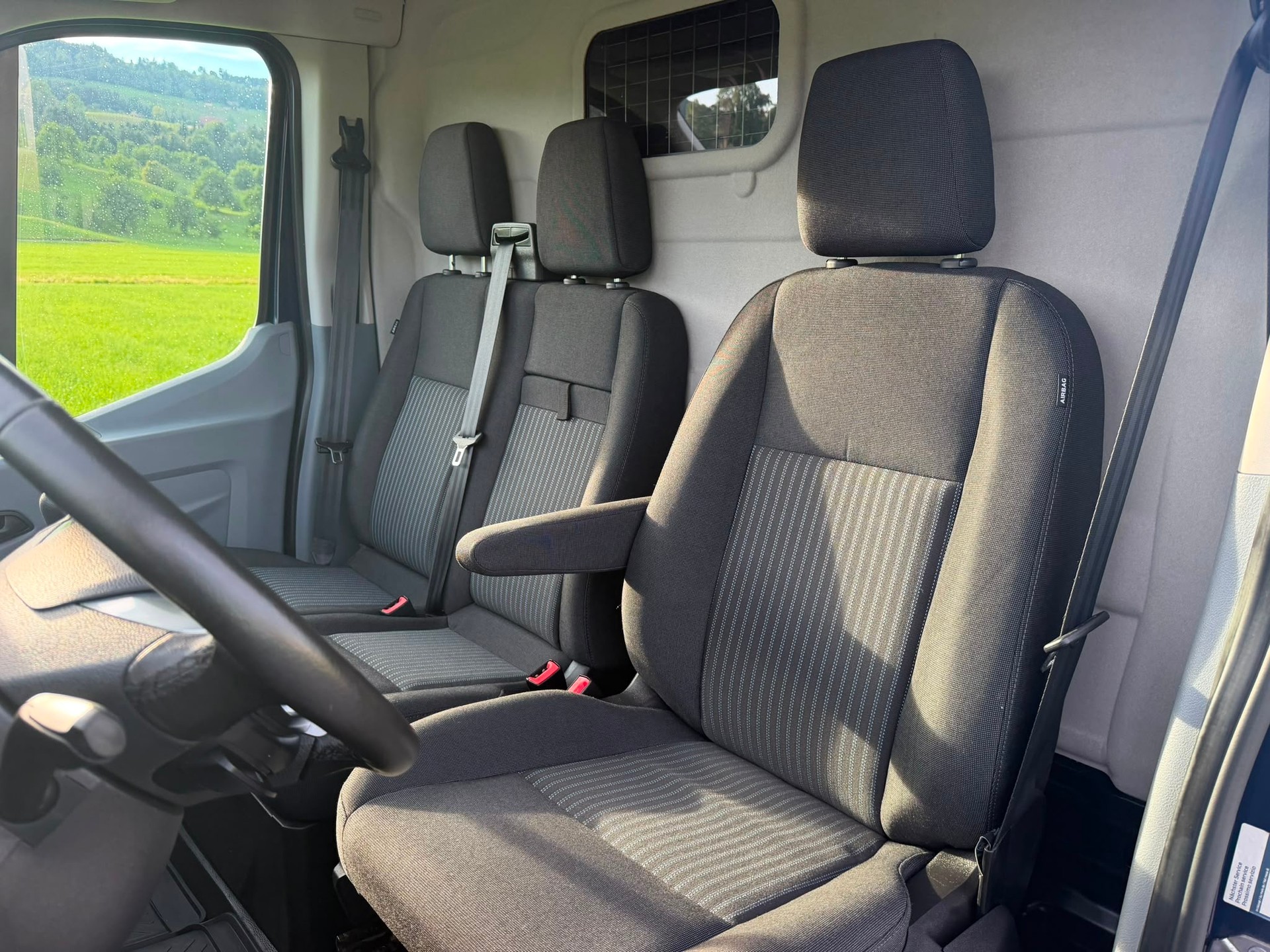 FORD Transit Van 350 L2 Trend 2.0 TDCi 170 4WD-image-9
