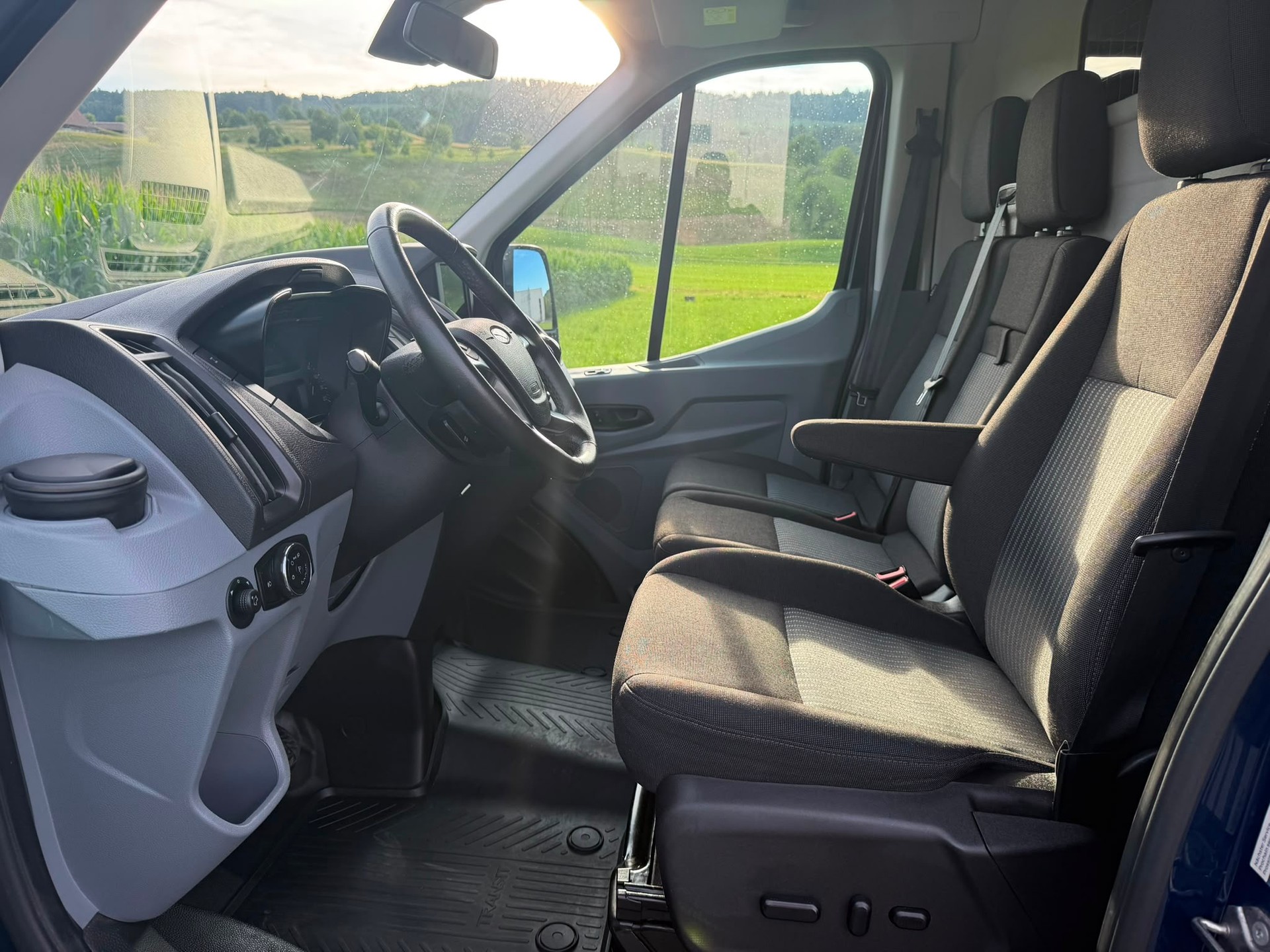 FORD Transit Van 350 L2 Trend 2.0 TDCi 170 4WD-image-7