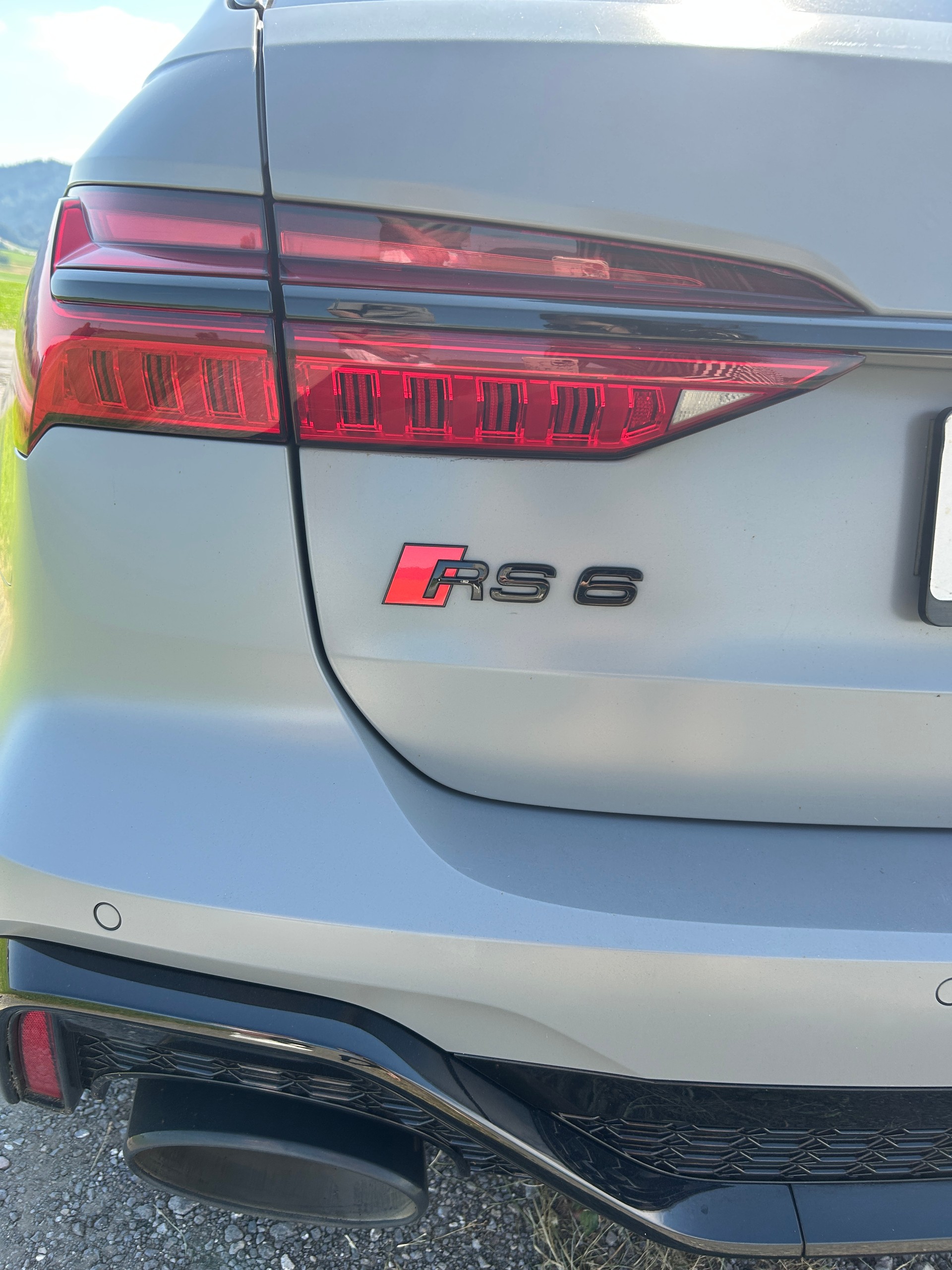 AUDI 4.0 V8 TFSI quattro T-Tronic-image-1