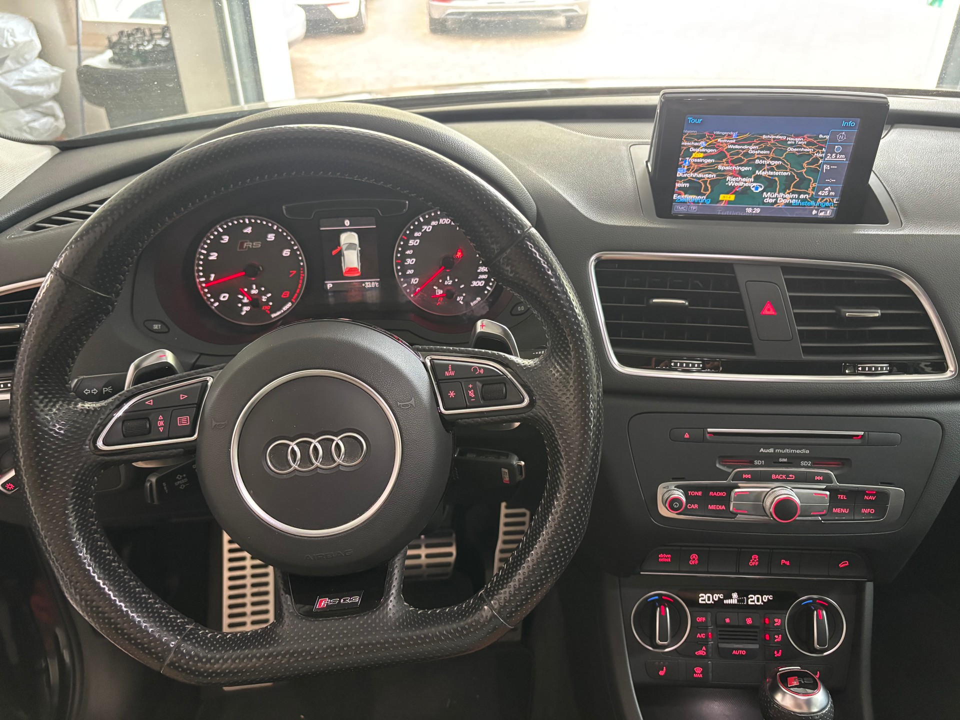 AUDI RS Q3 2.5 TFSI quattro S-tronic-image-12