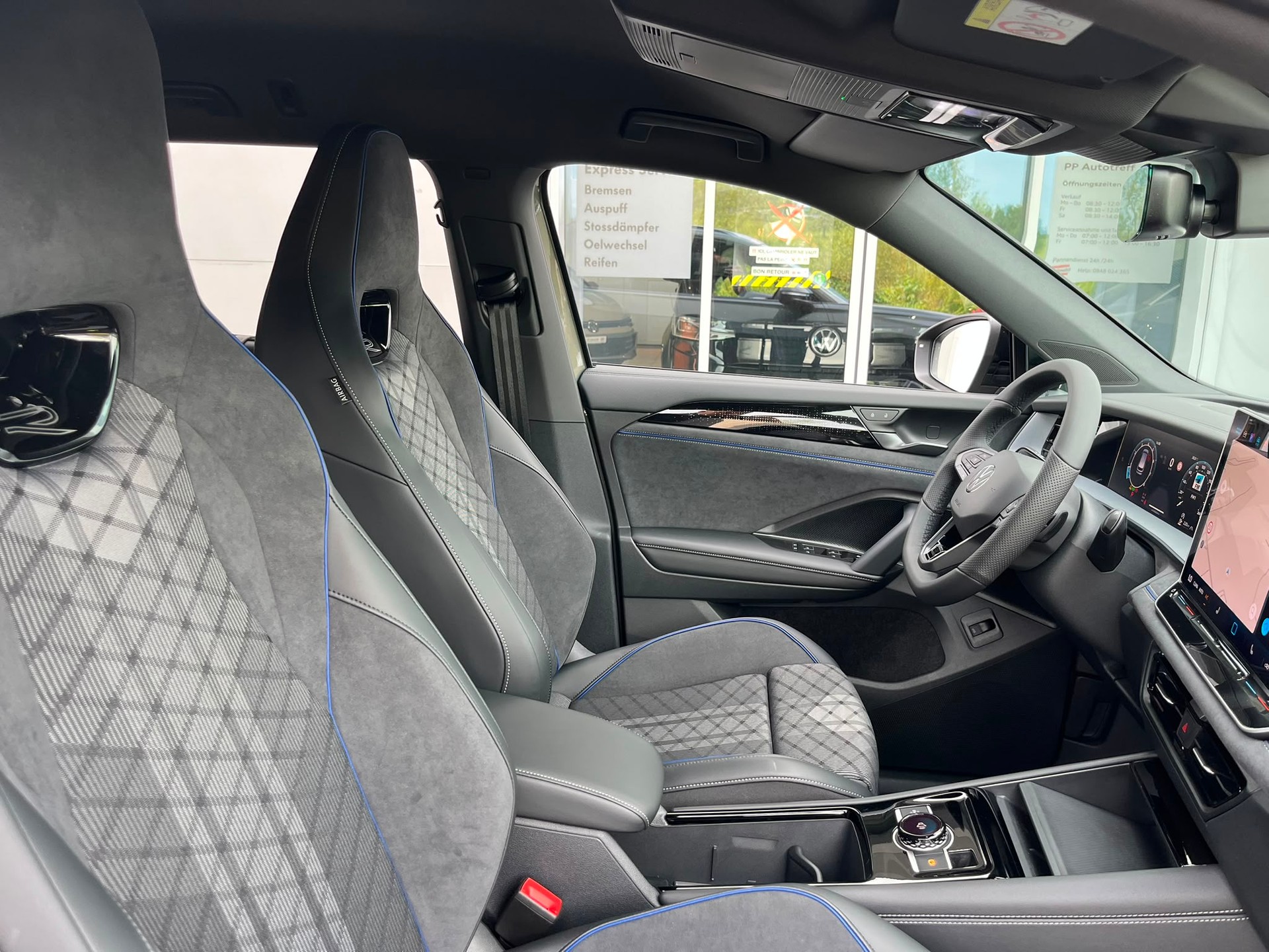 VW Tayron 2.0 TSI R-Line United DSG 4Motion-image-2