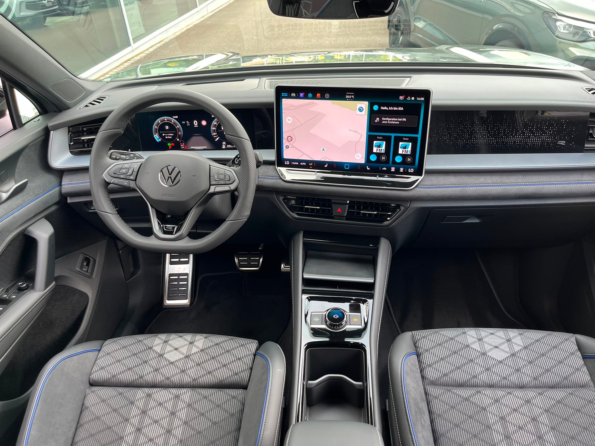 VW Tayron 2.0 TSI R-Line United DSG 4Motion-image-4