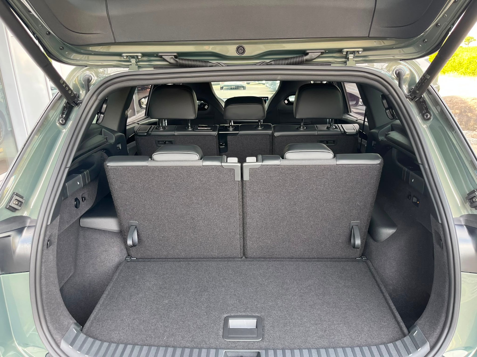 VW Tayron 2.0 TSI R-Line United DSG 4Motion-image-5