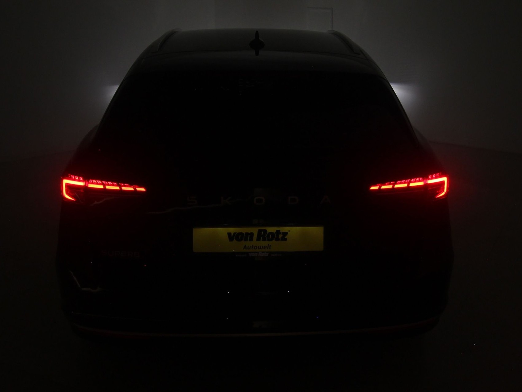 SKODA Superb 1.5 TSI Plug-in-Hybrid Sportline DSG-image-3