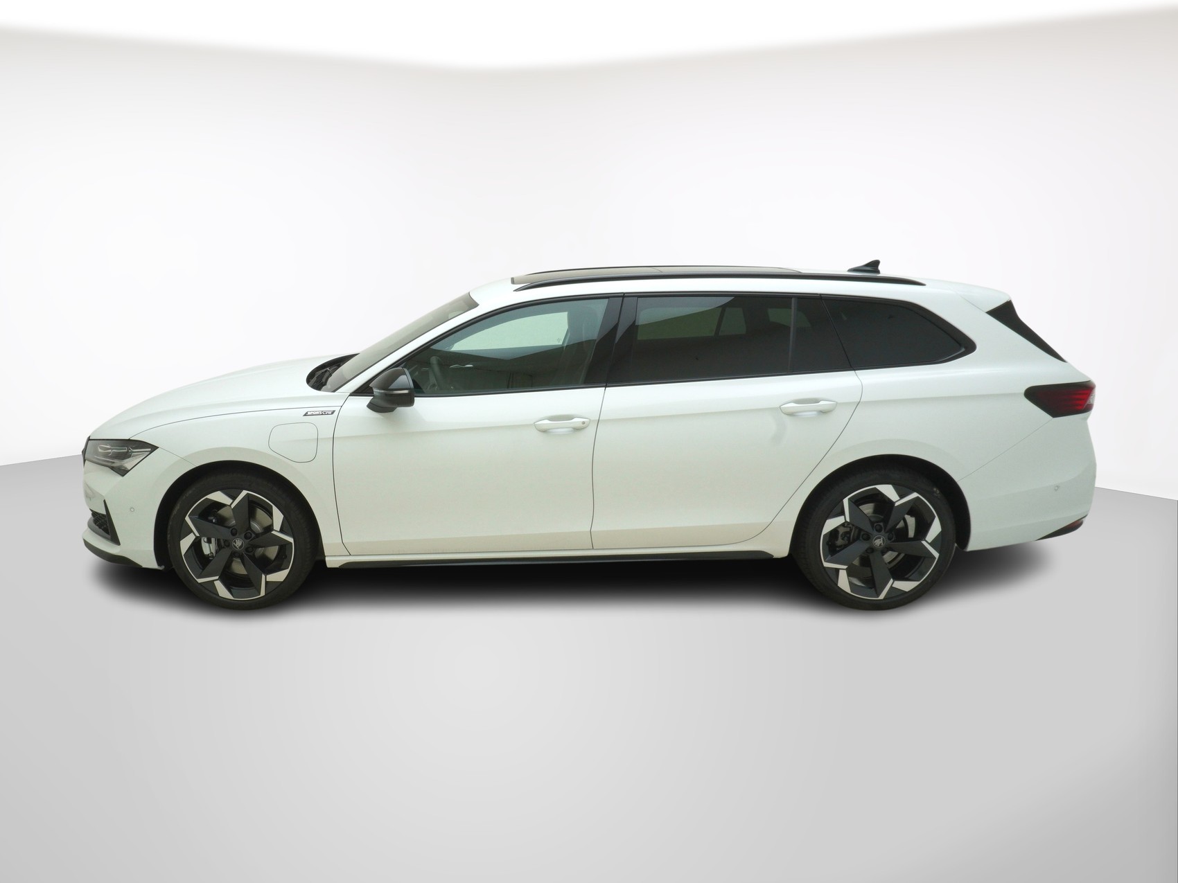 SKODA Superb 1.5 TSI Plug-in-Hybrid Sportline DSG-image-1