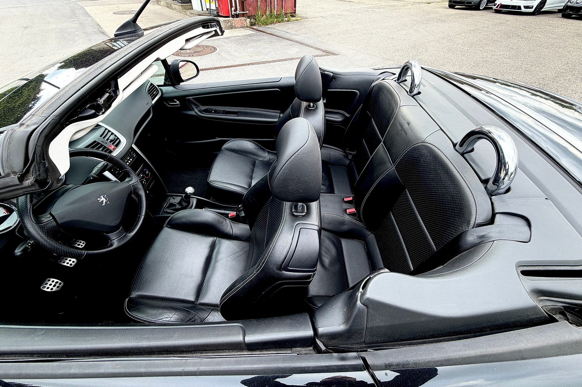 PEUGEOT 207 CC 1.6 16V Swiss Edition-image-11
