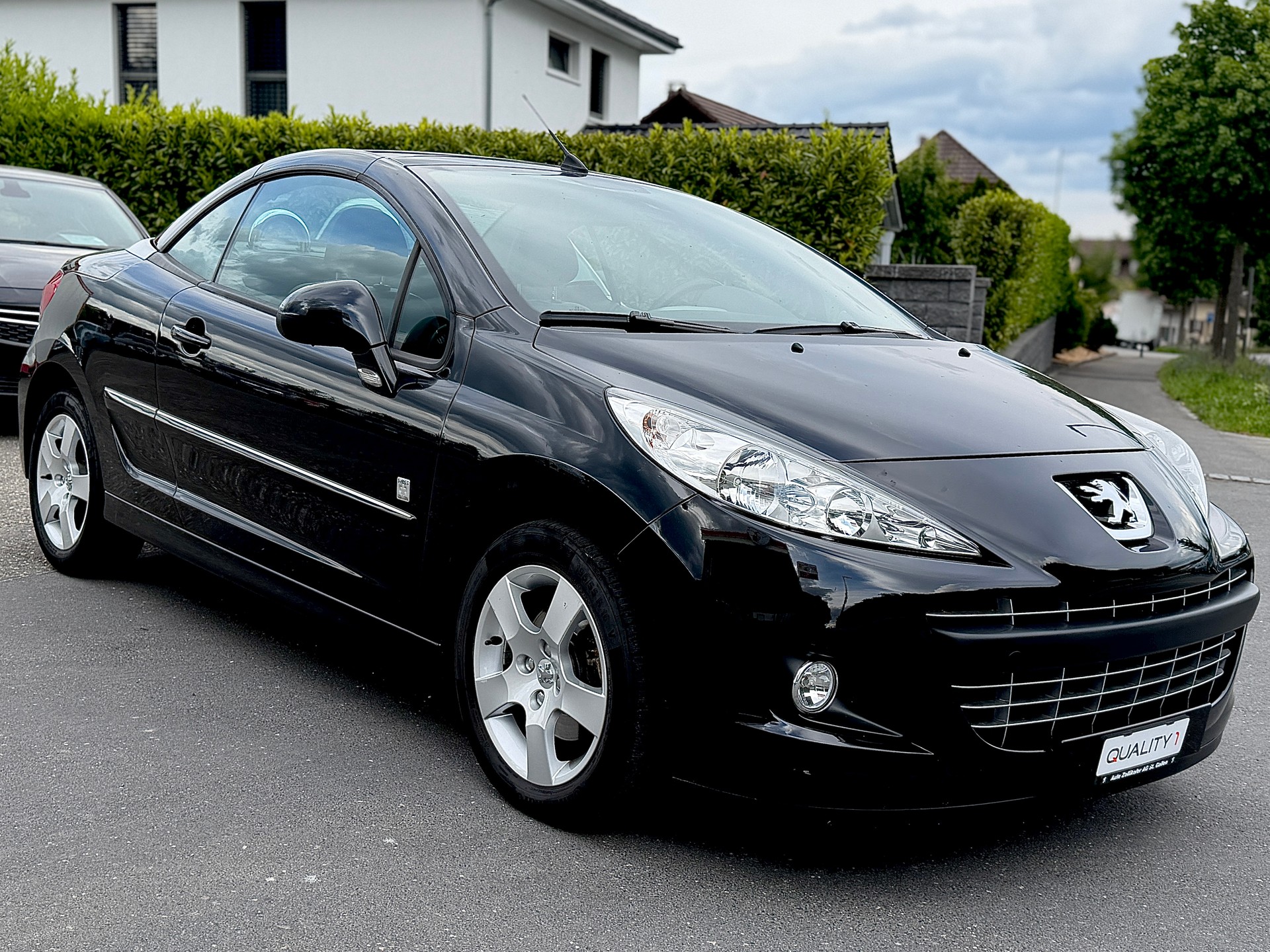 PEUGEOT 207 CC 1.6 16V Swiss Edition-image-6