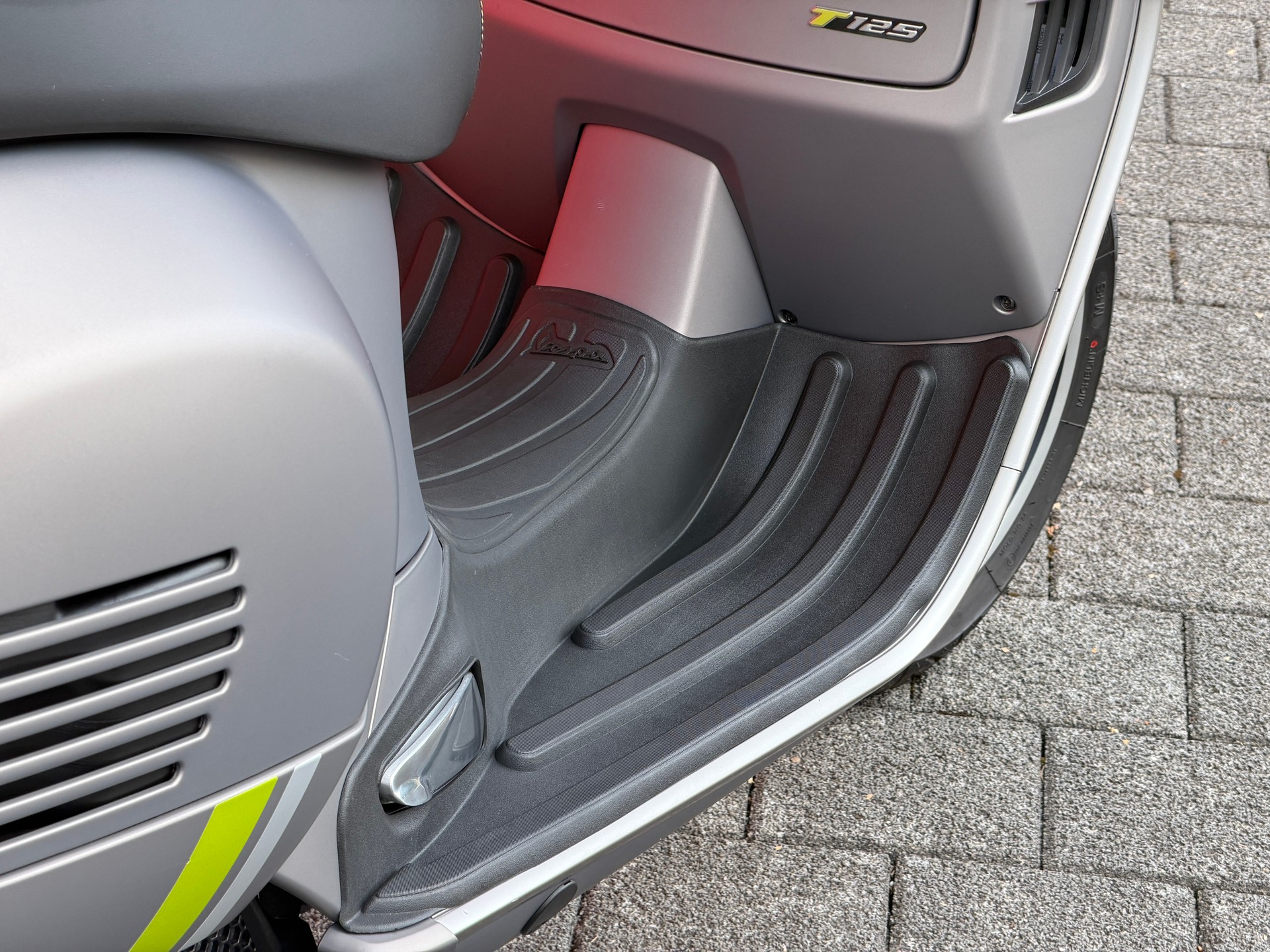 PIAGGIO Vespa GTS 125 Super Tech ABS-showroom-element-3