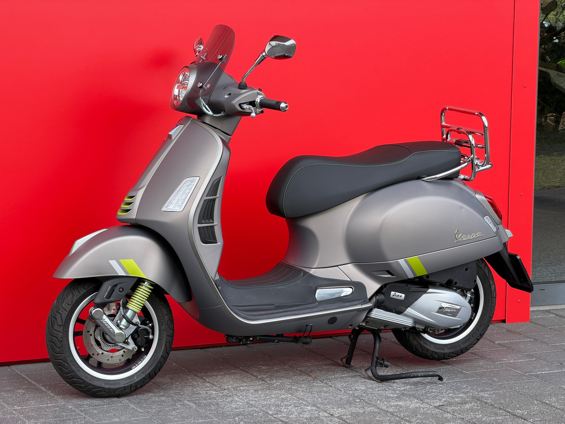 PIAGGIO Vespa GTS 125 Super Tech ABS-image-13