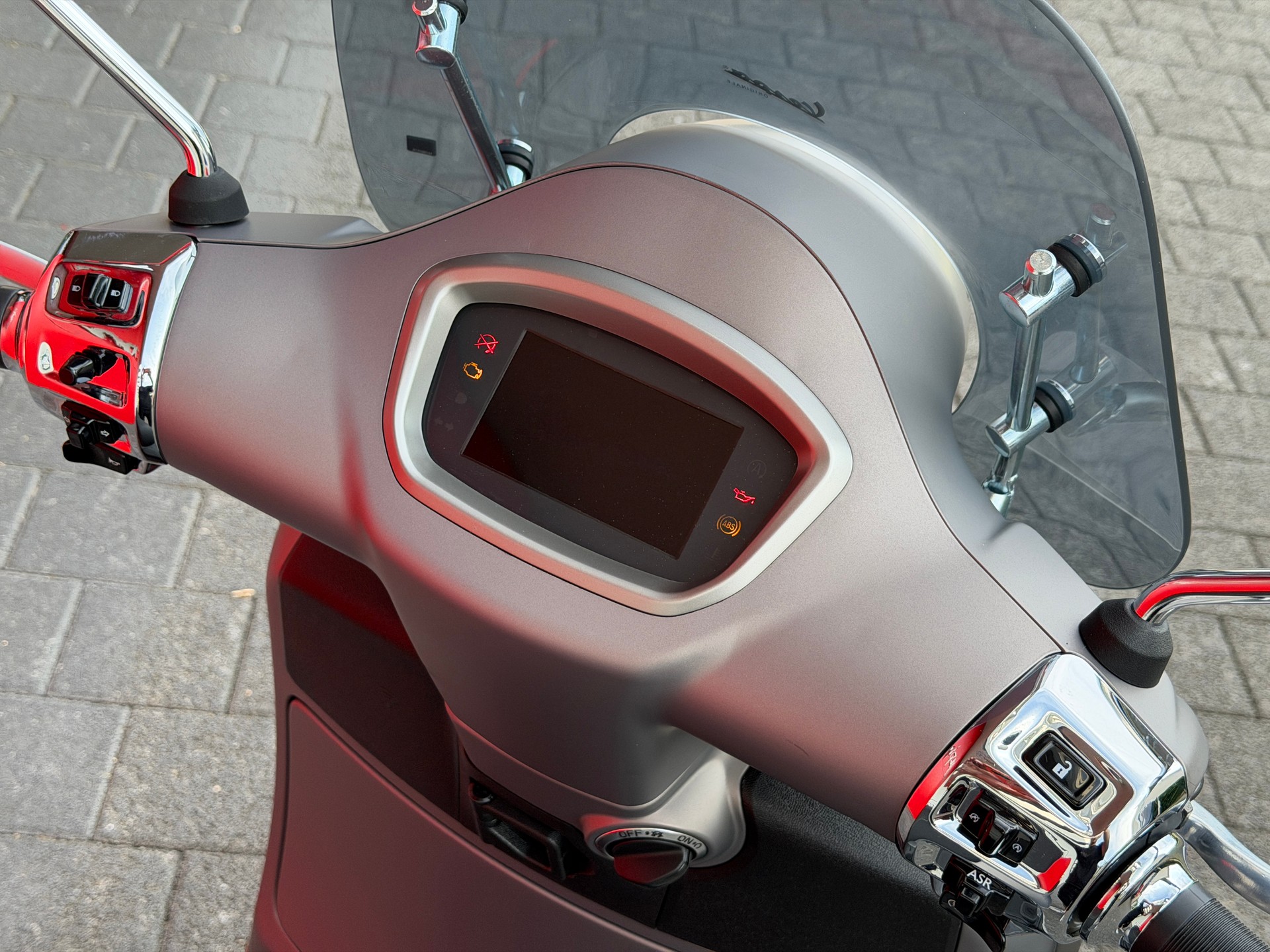 PIAGGIO Vespa GTS 125 Super Tech ABS-image-6