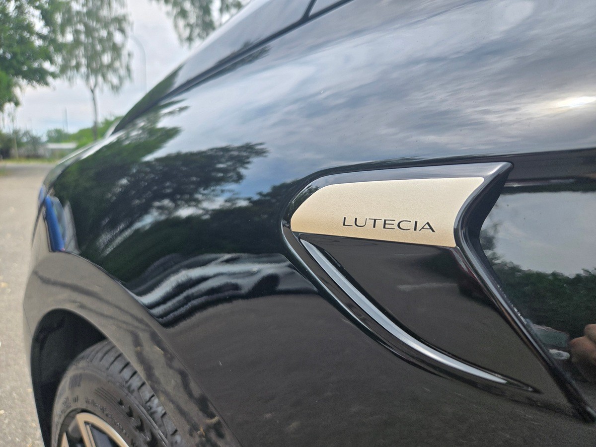 RENAULT Clio 1.3 TCe Lutecia-image-6