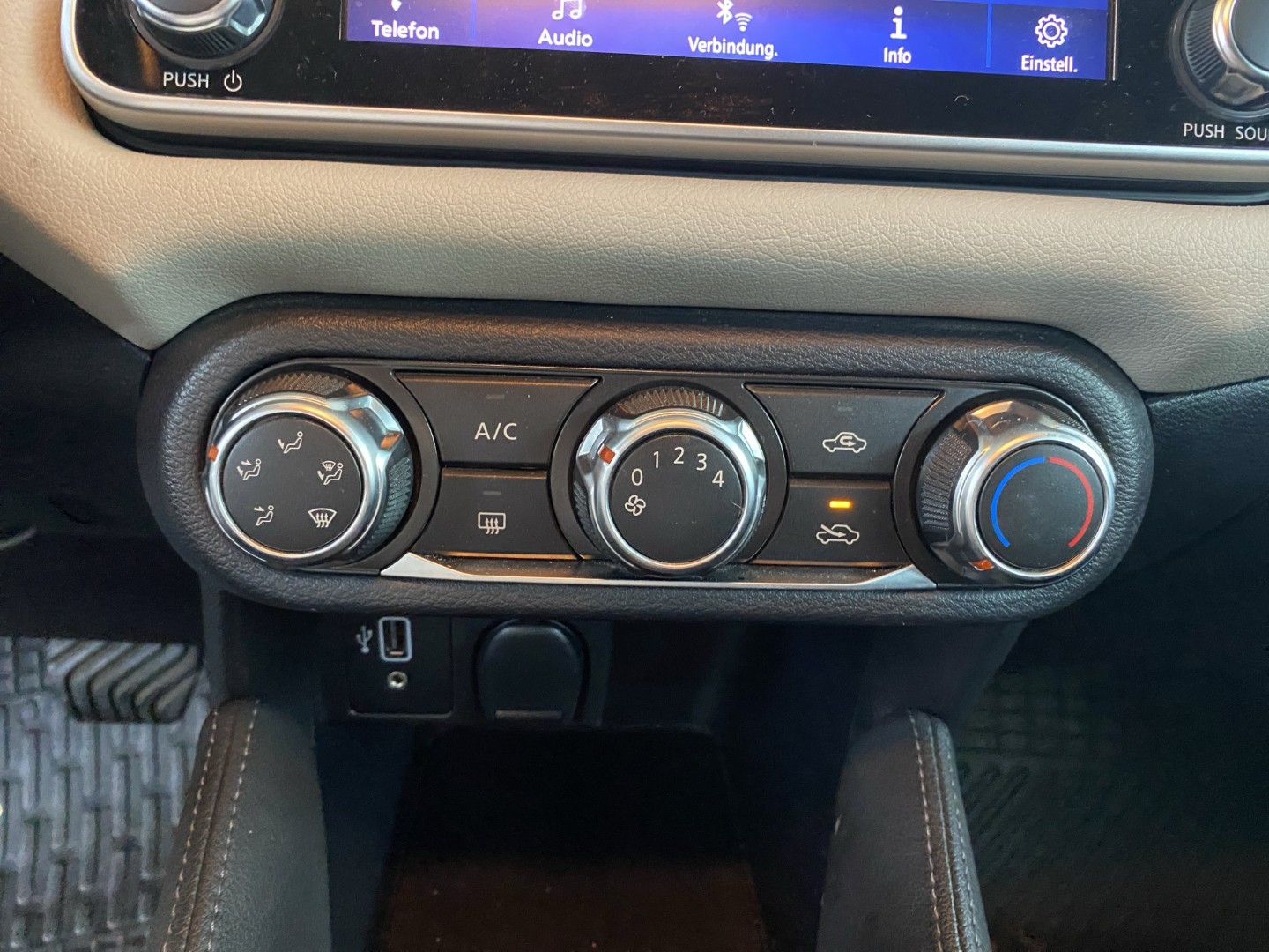 NISSAN Micra IG-T acenta Xtronic-image-17