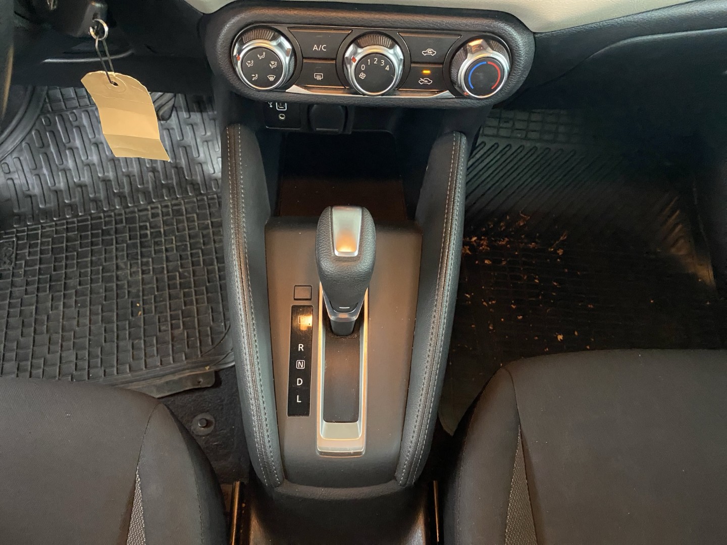 NISSAN Micra IG-T acenta Xtronic-image-9