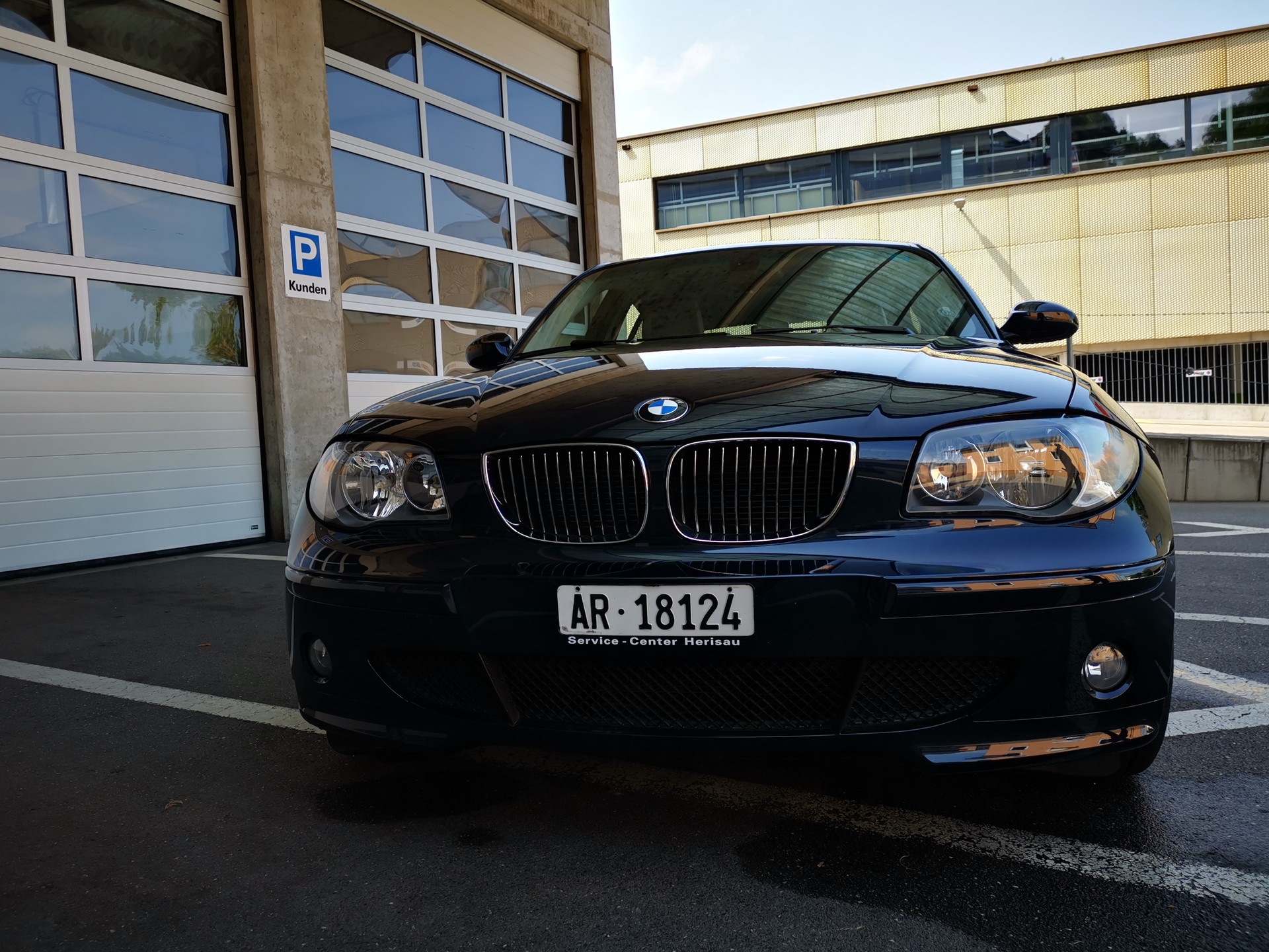 BMW 130i-image-0
