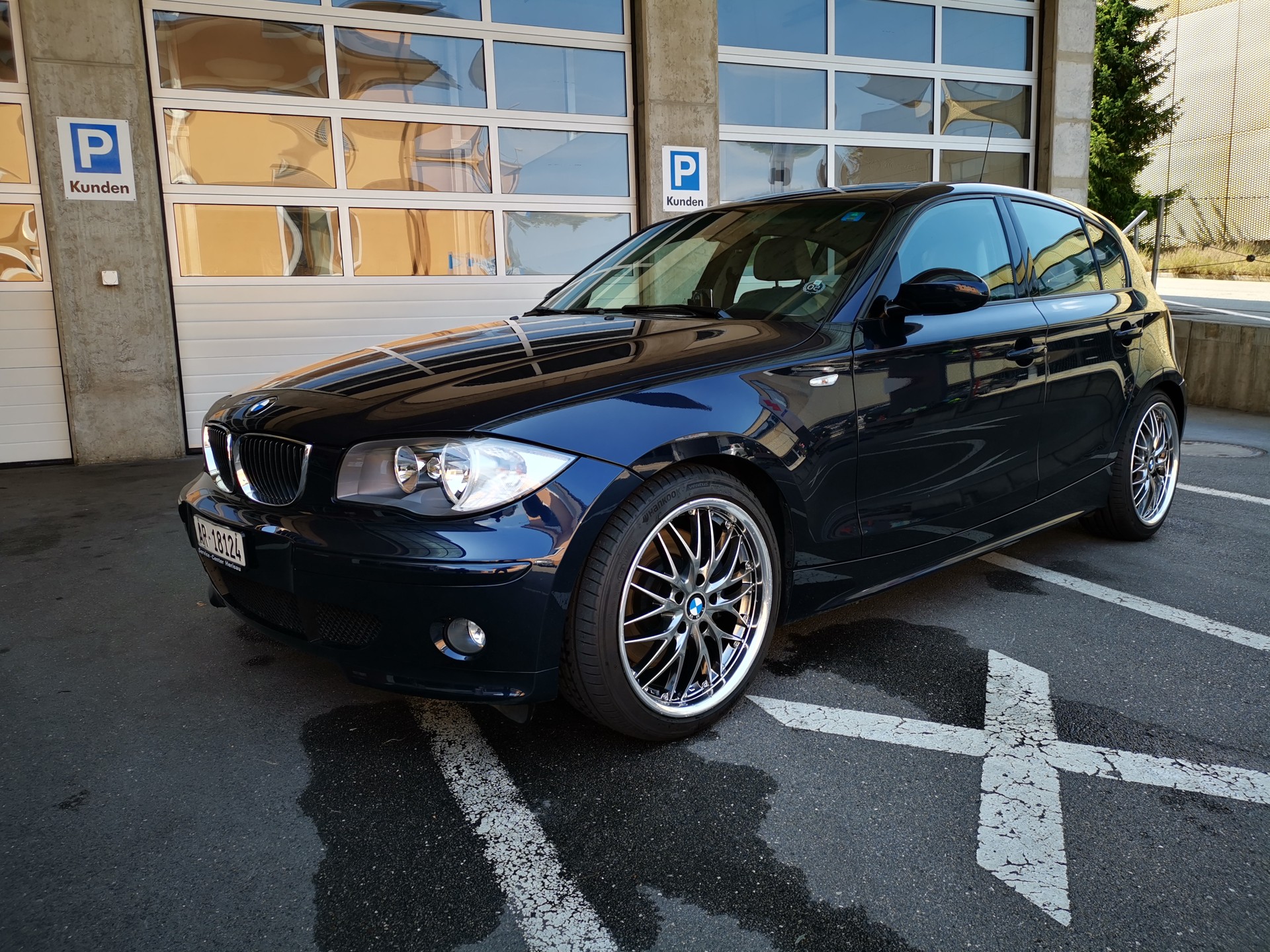 BMW 130i-image-1