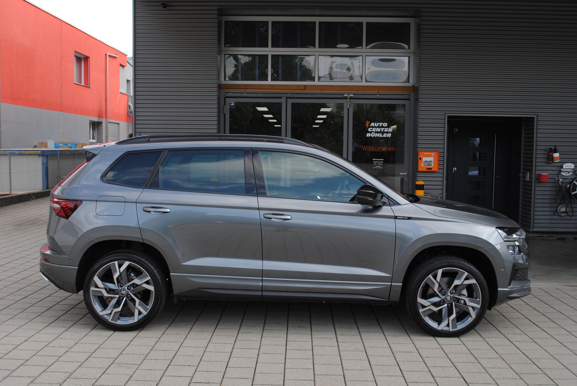 SKODA Karoq 1.5 TSI SportLine DSG-image-8