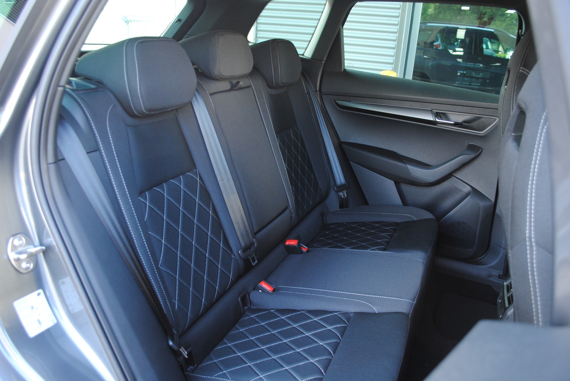 SKODA Karoq 1.5 TSI SportLine DSG-image-6