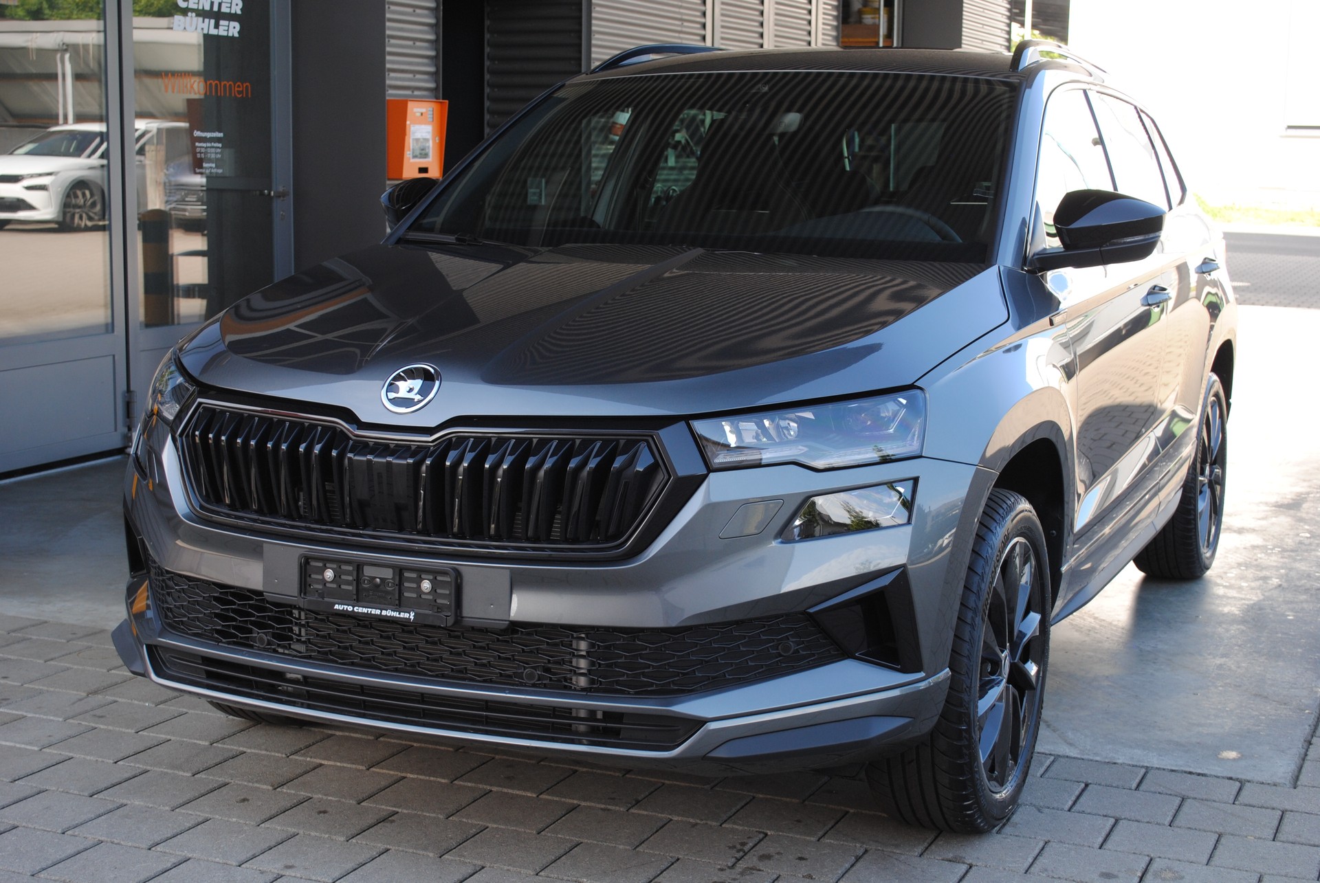 SKODA Karoq 1.5 TSI SportLine DSG-image-0