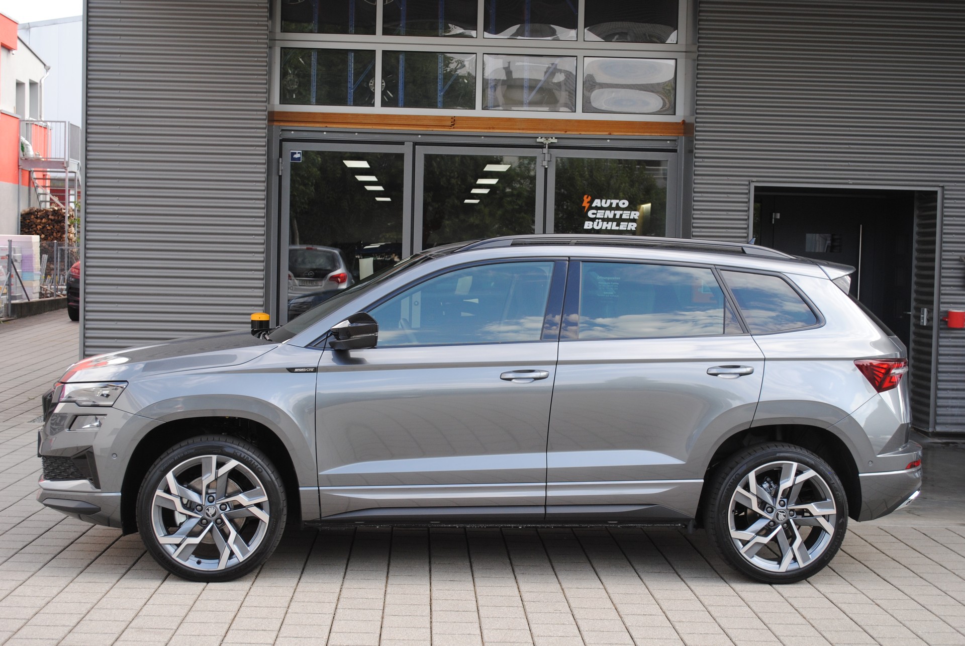 SKODA Karoq 1.5 TSI SportLine DSG-image-4