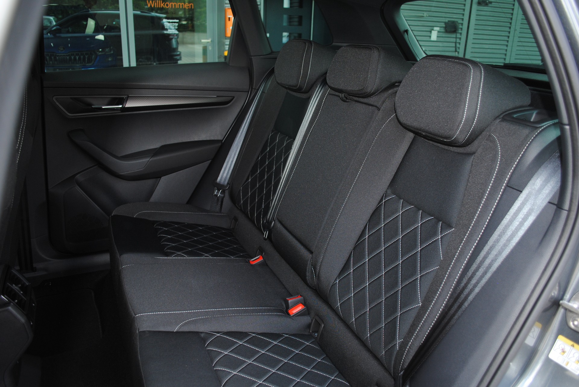 SKODA Karoq 1.5 TSI SportLine DSG-image-15