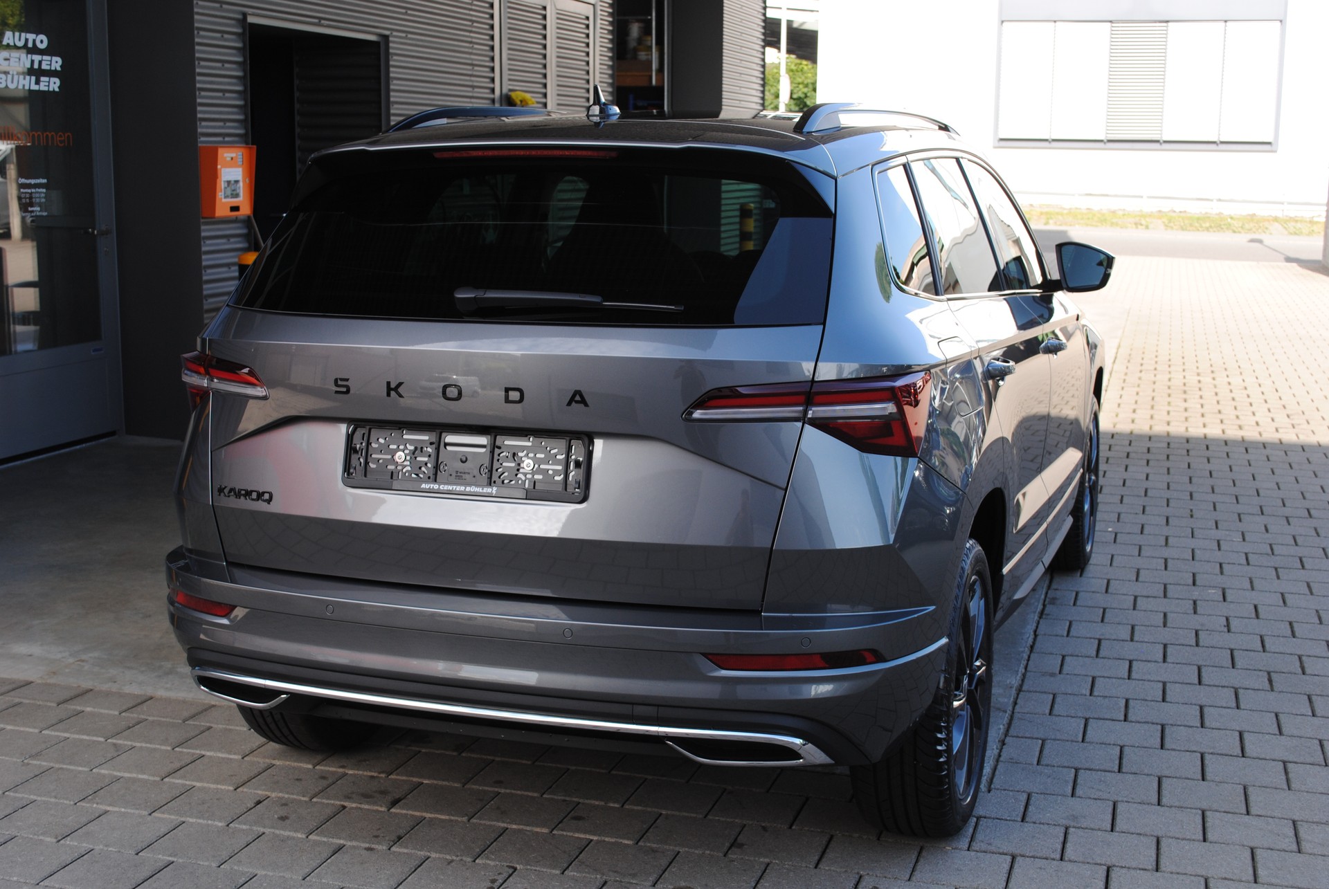 SKODA Karoq 1.5 TSI SportLine DSG-image-1