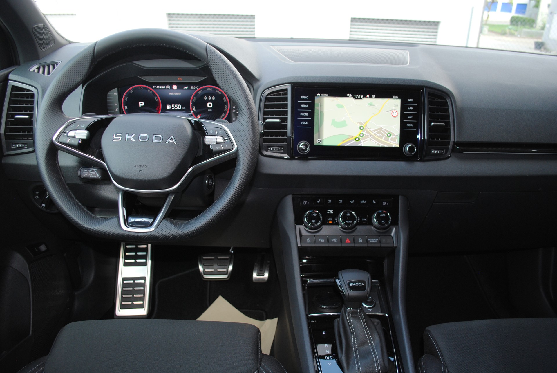 SKODA Karoq 1.5 TSI SportLine DSG-image-12