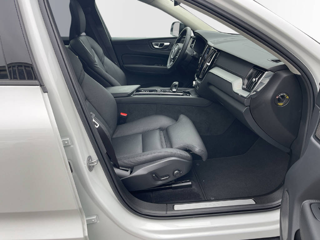 VOLVO XC60 2.0 B5 MH Ultimate Dark AWD-image-11