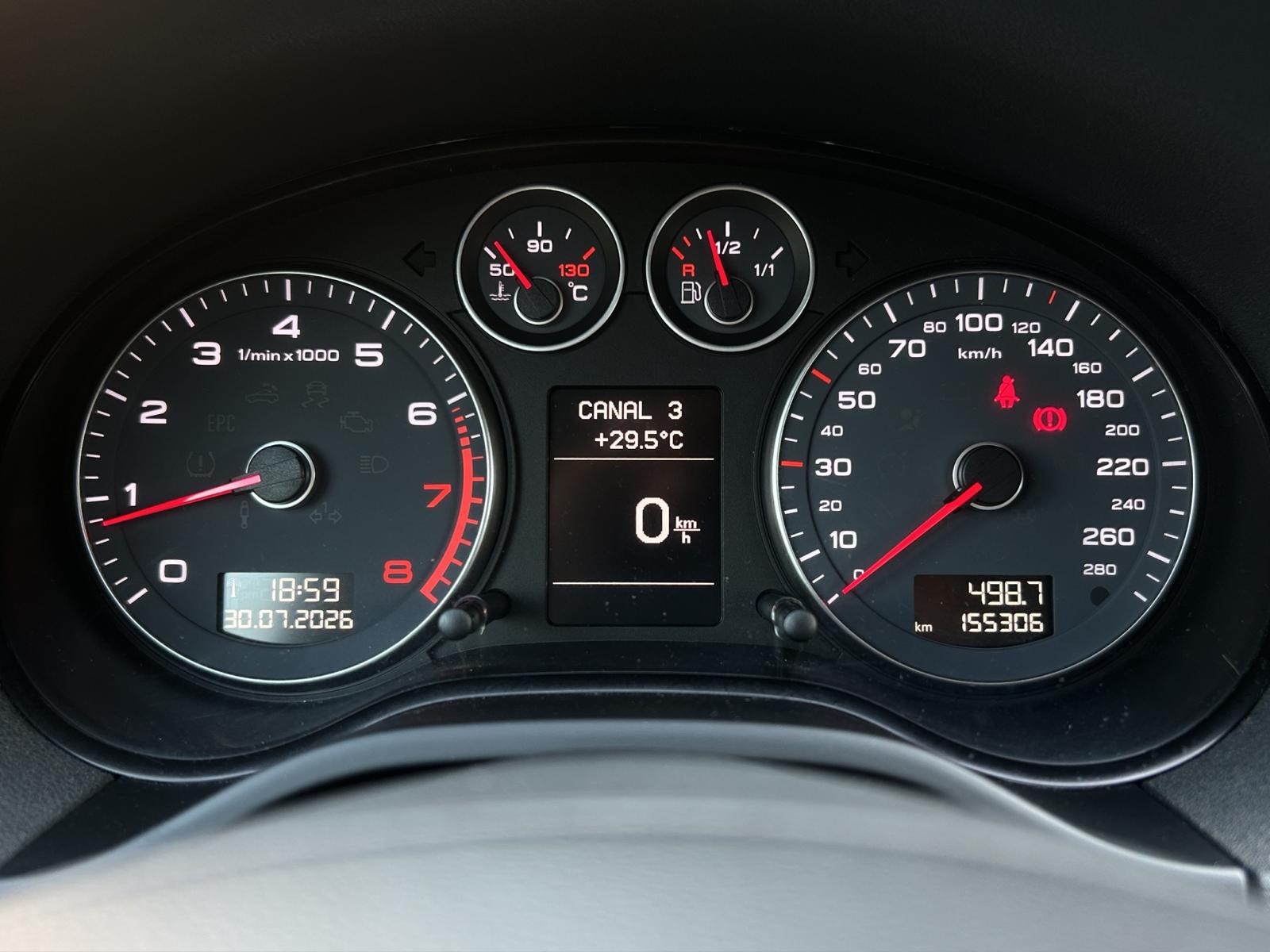 AUDI A3 Sportback 1.4 TFSI Attraction-image-15