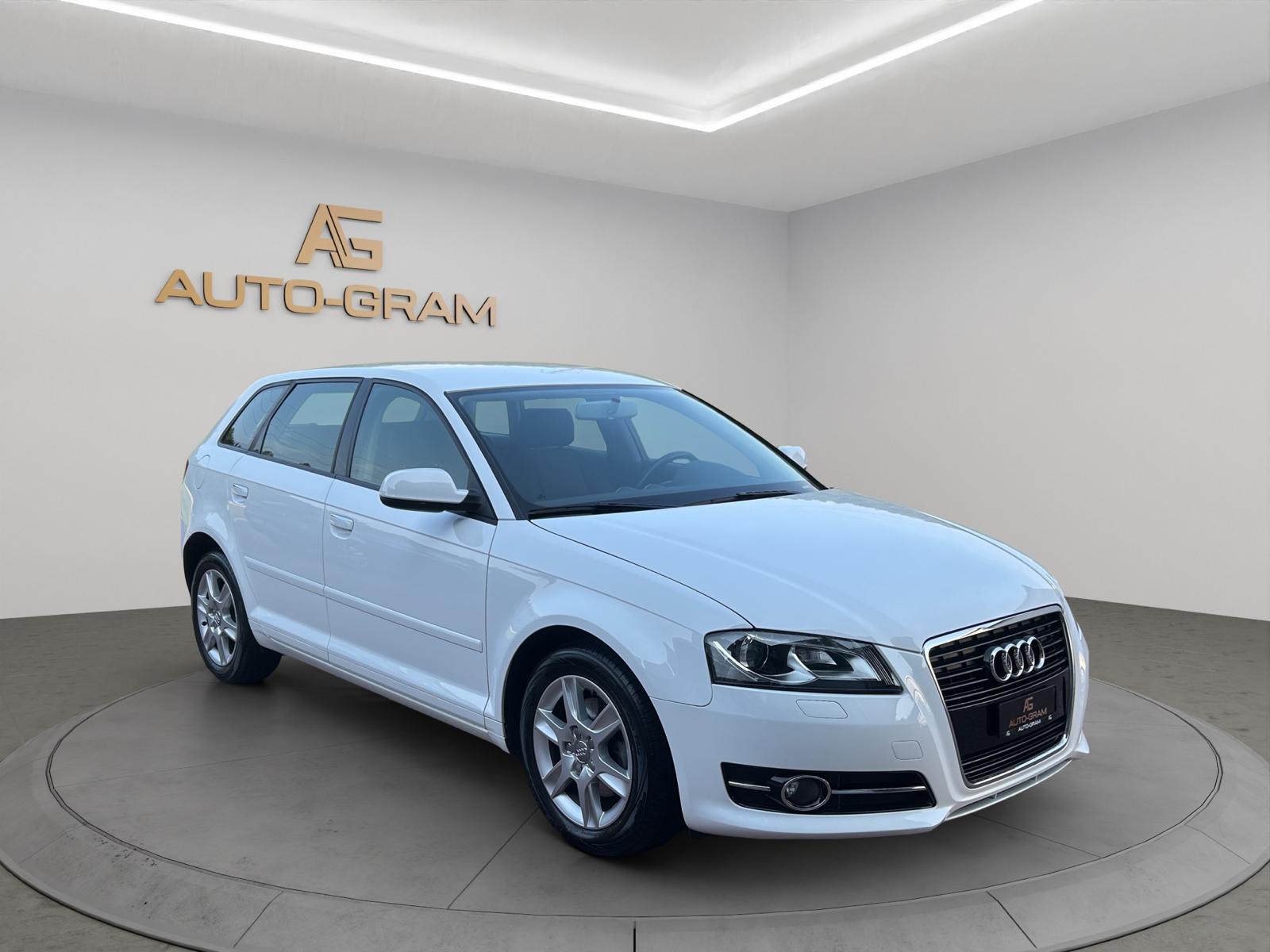 AUDI A3 Sportback 1.4 TFSI Attraction-image-6