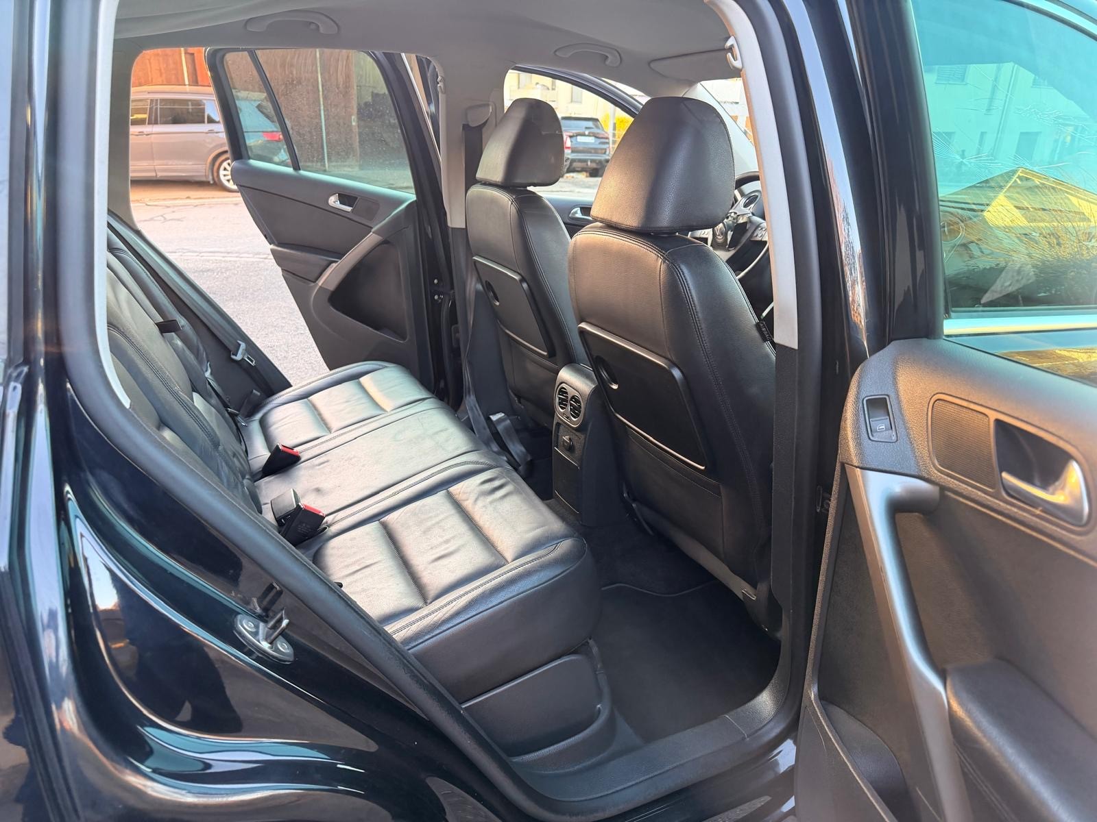 VW Tiguan 2.0 TDI Sport&Style-image-12