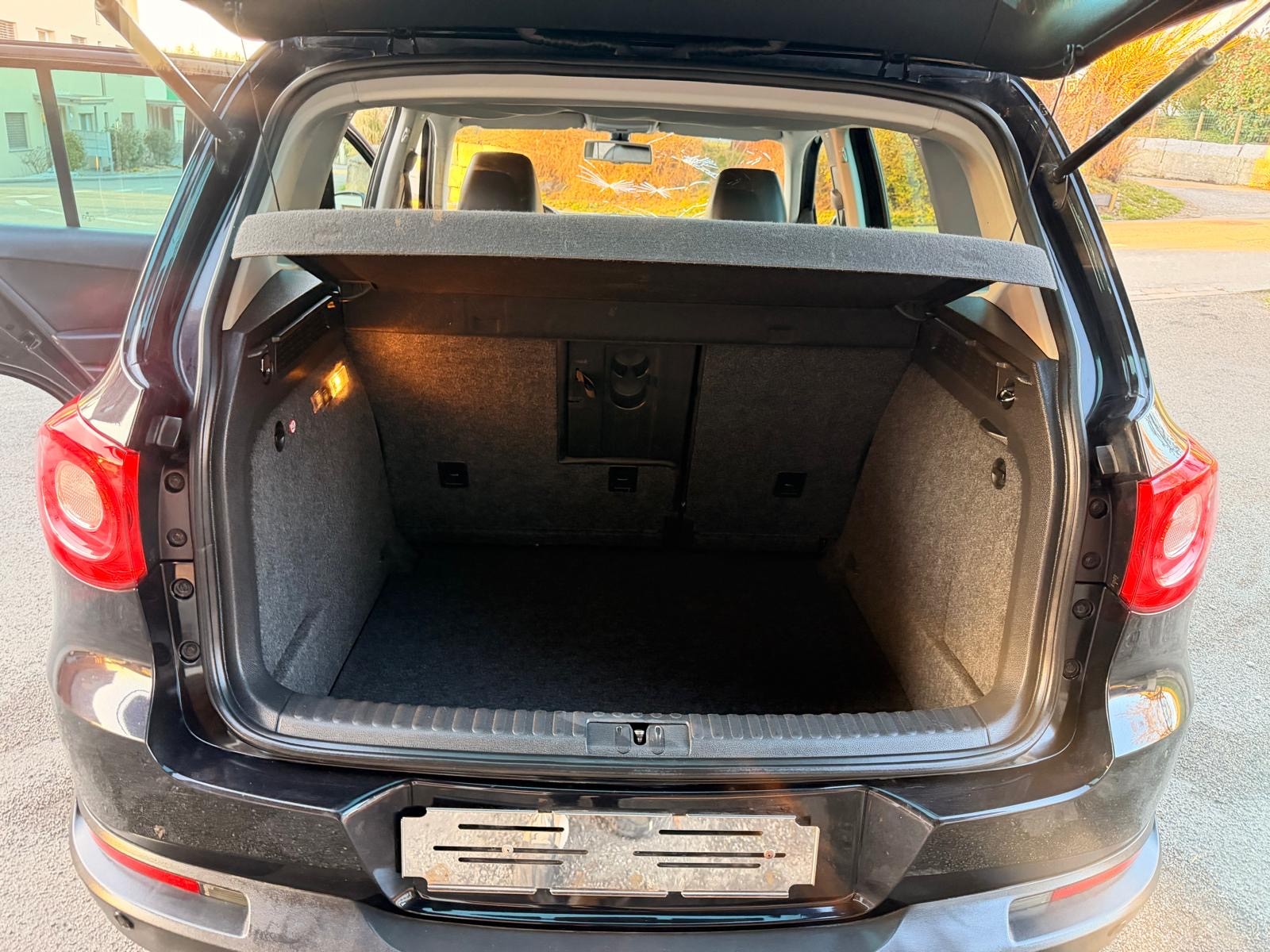 VW Tiguan 2.0 TDI Sport&Style-image-11
